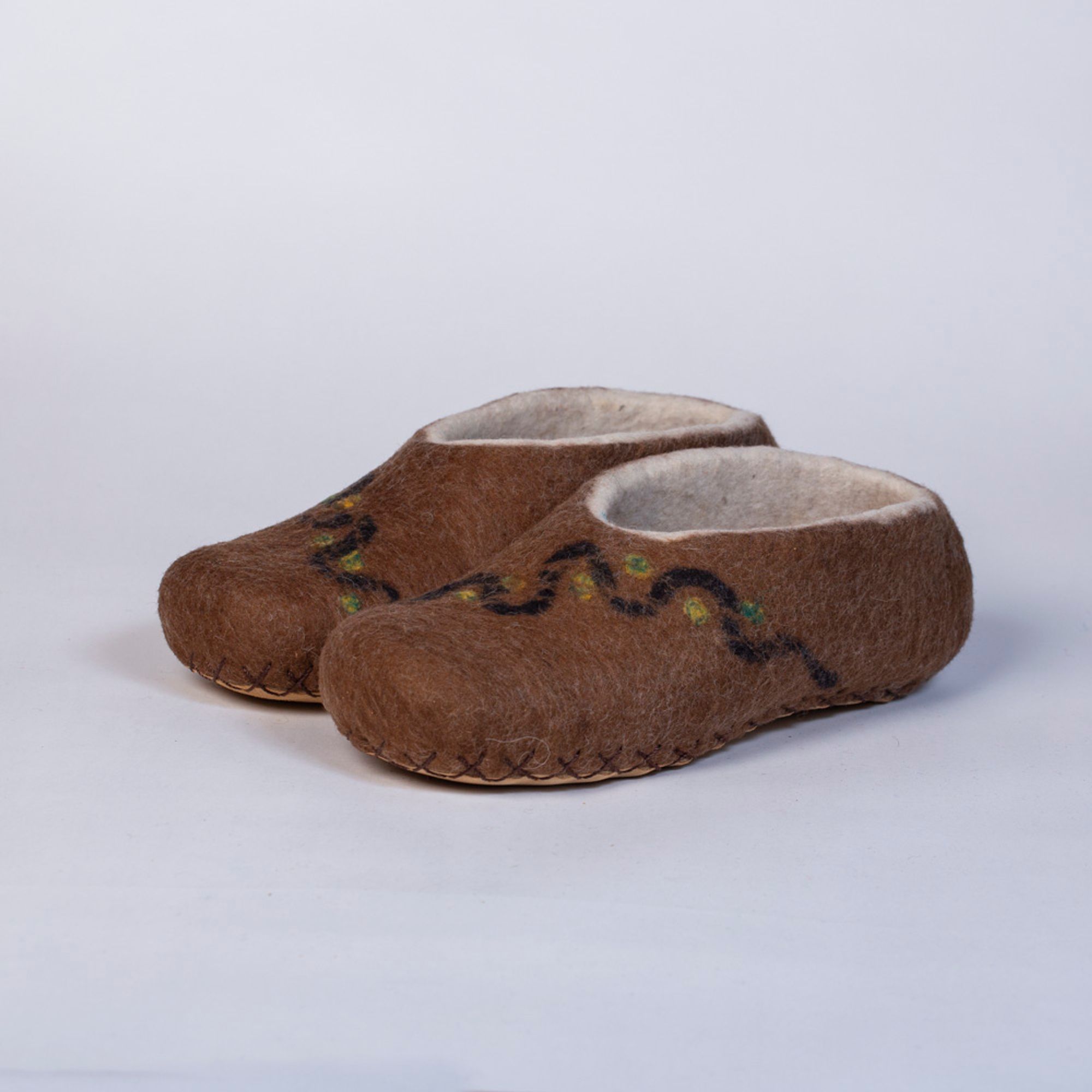 Hand-felted Wool Valley Slippers made in Peru. Model: Anaconda Dreams