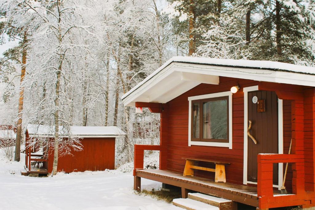 Cottage 19 at Ivalo River Camping, accommodation for three guests