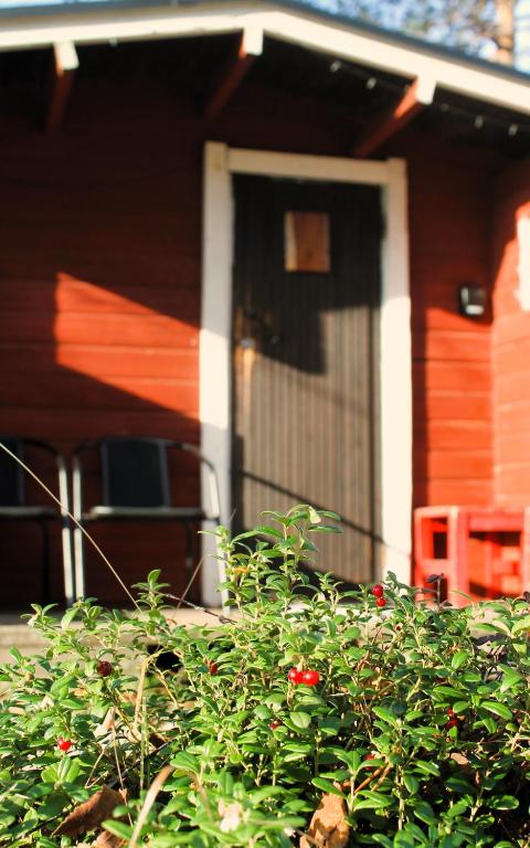 Cottage 4 at Ivalo River Camping, accommodation for two guests