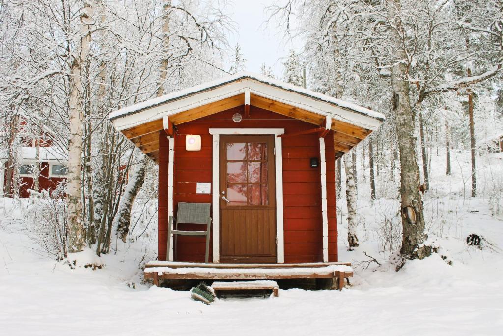 Cottage 4 at Ivalo River Camping, accommodation for two guests