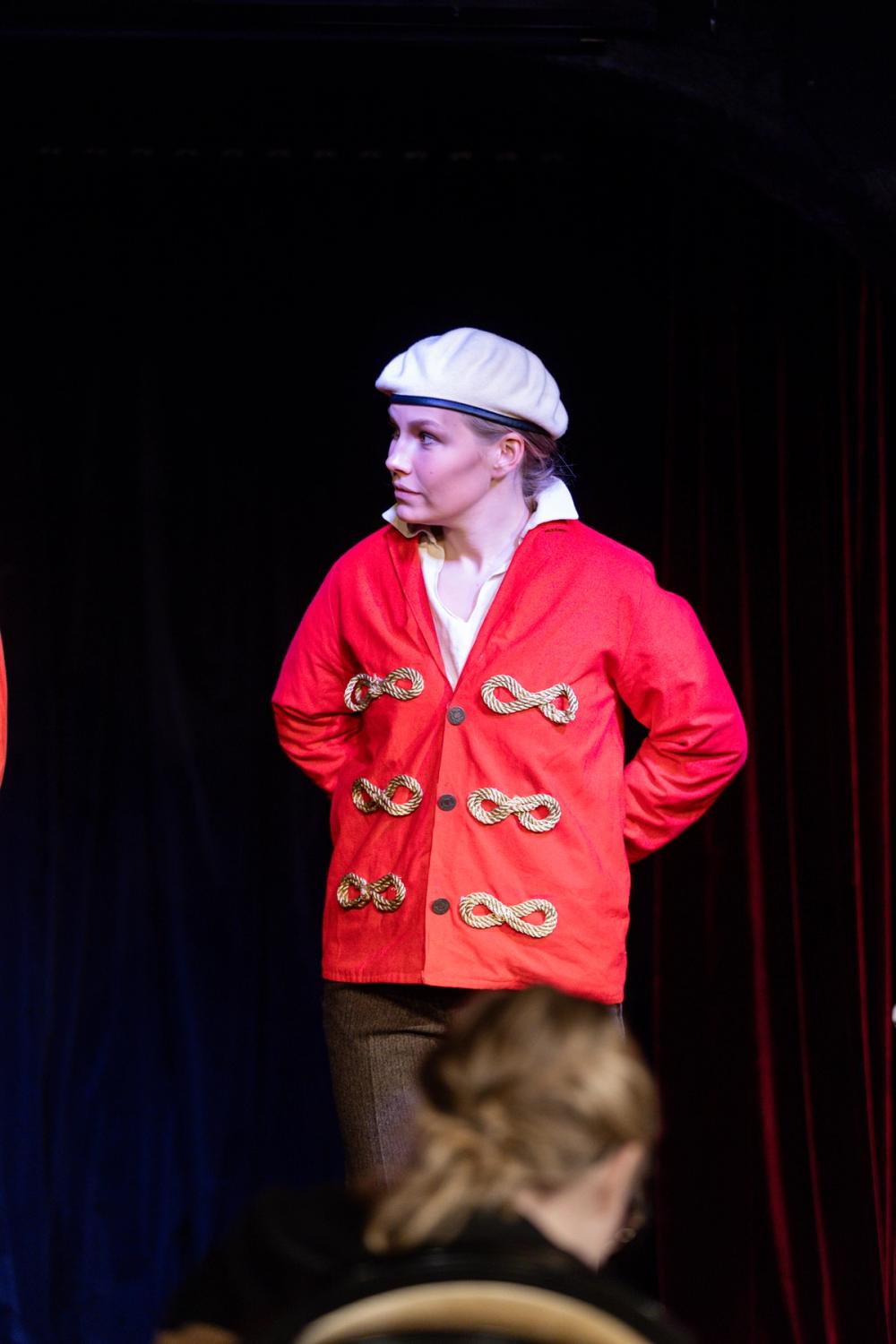 Tjener i uniform