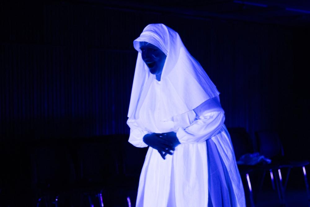 Heks som lyser i mørket.