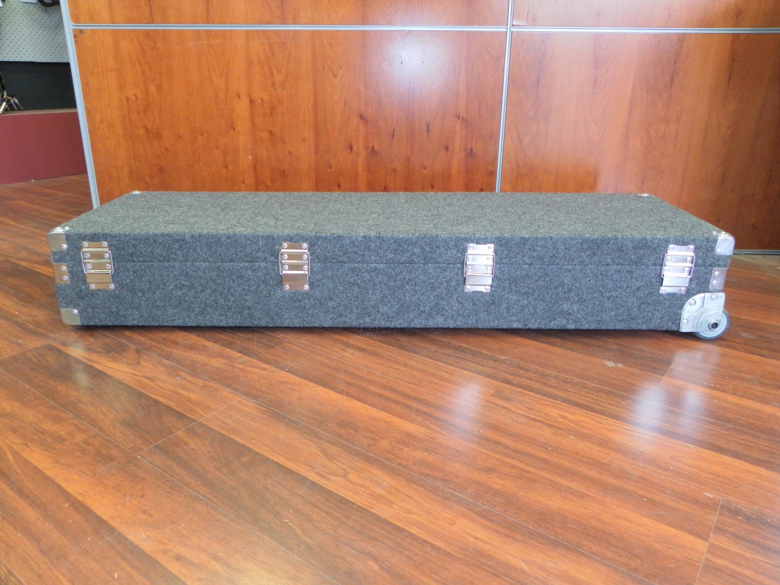 Custom Medium Duty Carpeted Keyboard Road Case