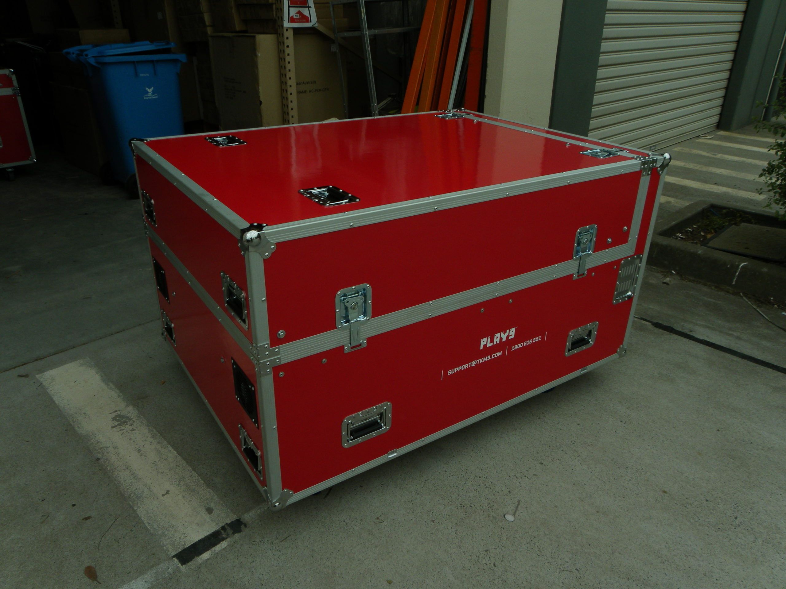 Custom Mounted Screen Road Case With Red Plywood Laminate (view 5 of 15)