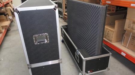 Single 75inch Screen Road Case With Foam Lined Board