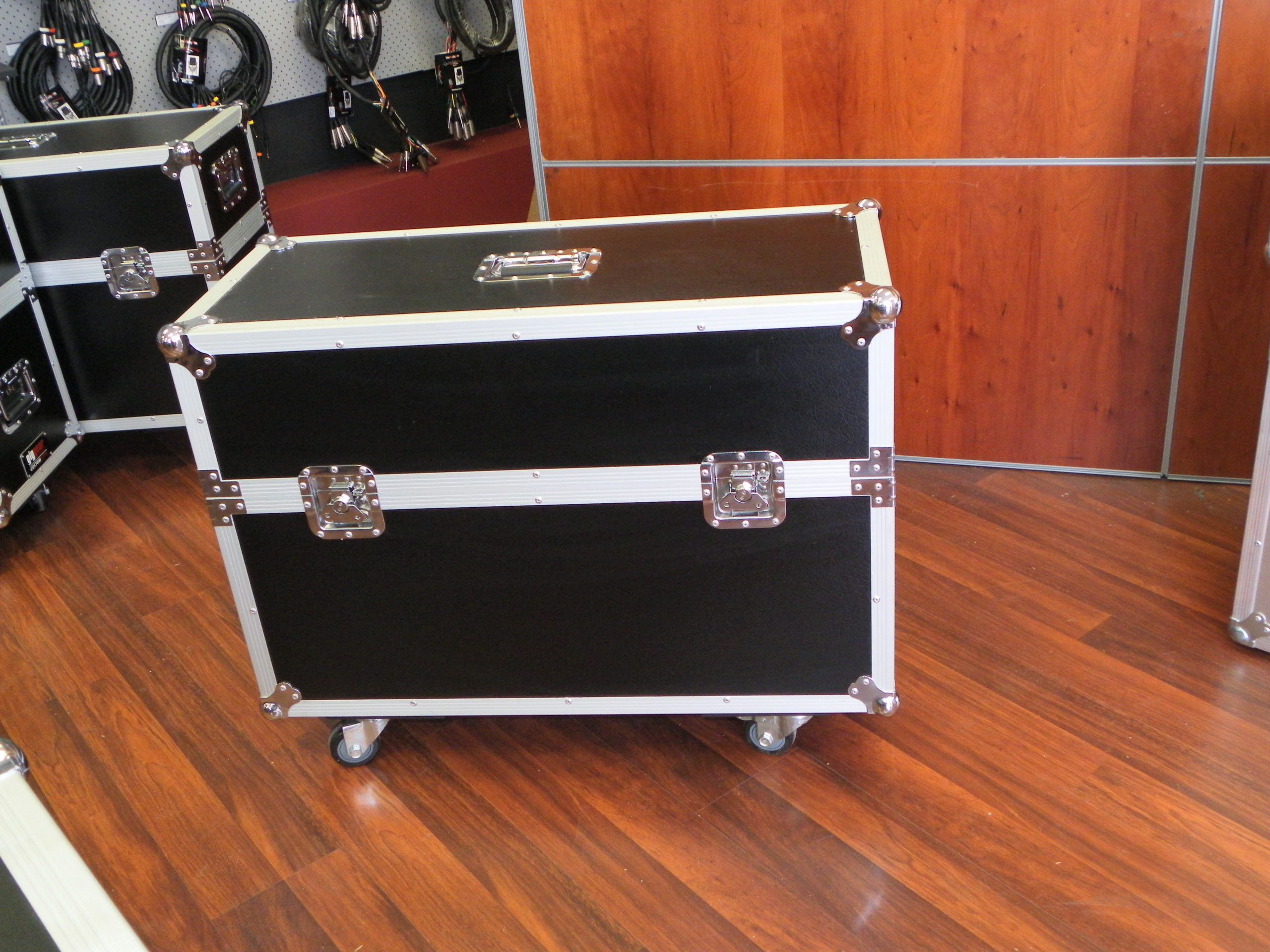 Custom Road Case For Single 42inch Screen (view 4 of 6)