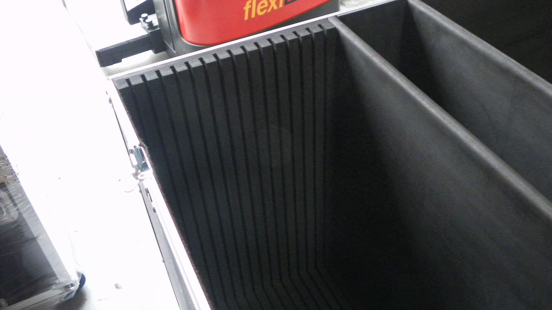 Custom Road Case Packer With Foam Dividers and Hard Dividers (view 7 of 7)