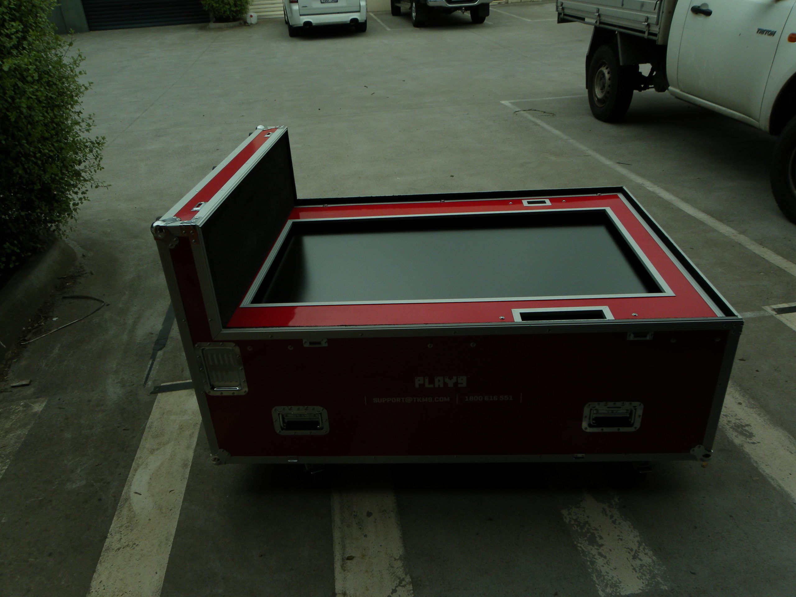 Custom Mounted Screen Road Case With Red Plywood Laminate (view 13 of 15)