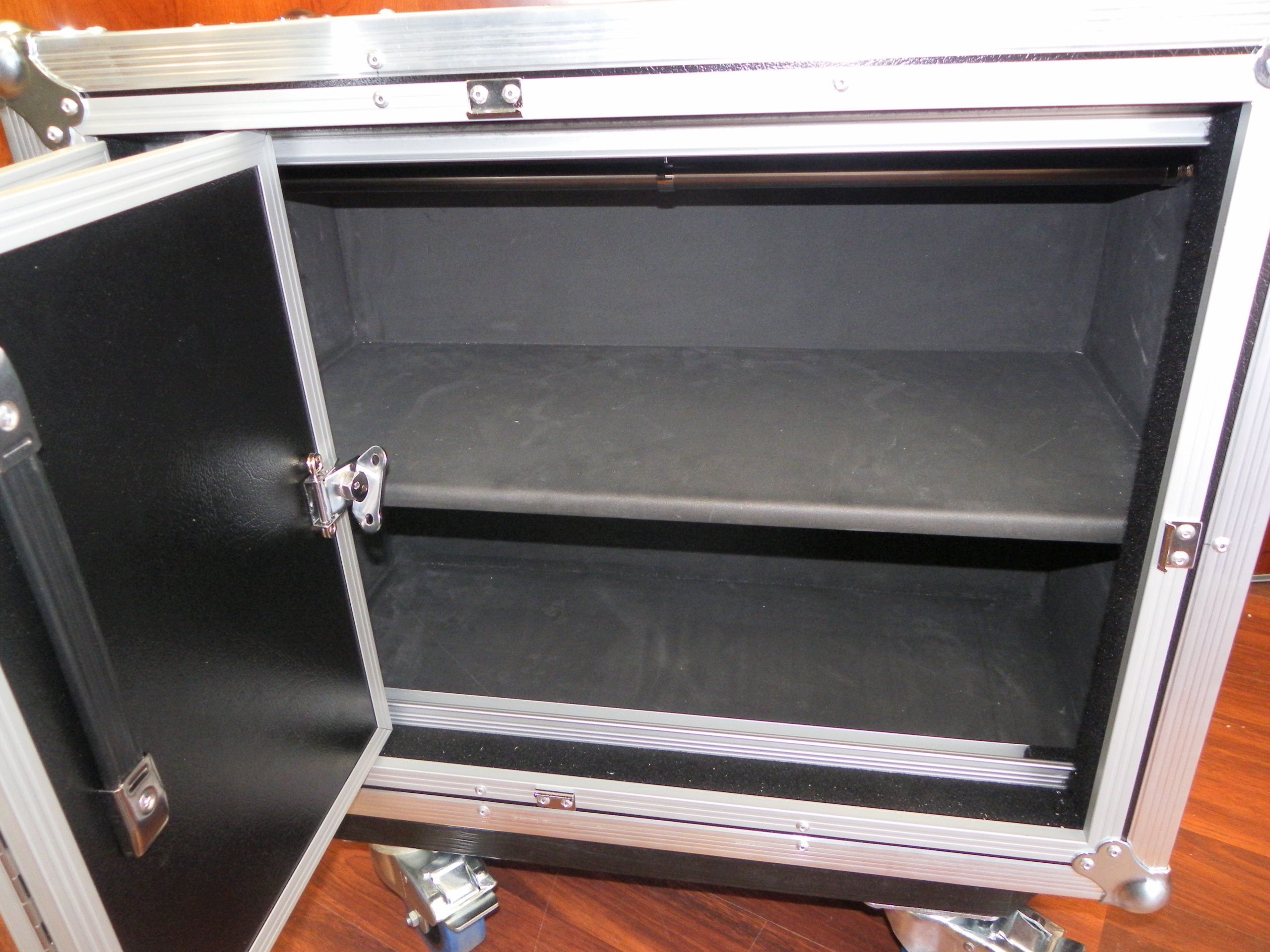Custom Road Case With Sliding Doors And Divider (view 4 of 10)