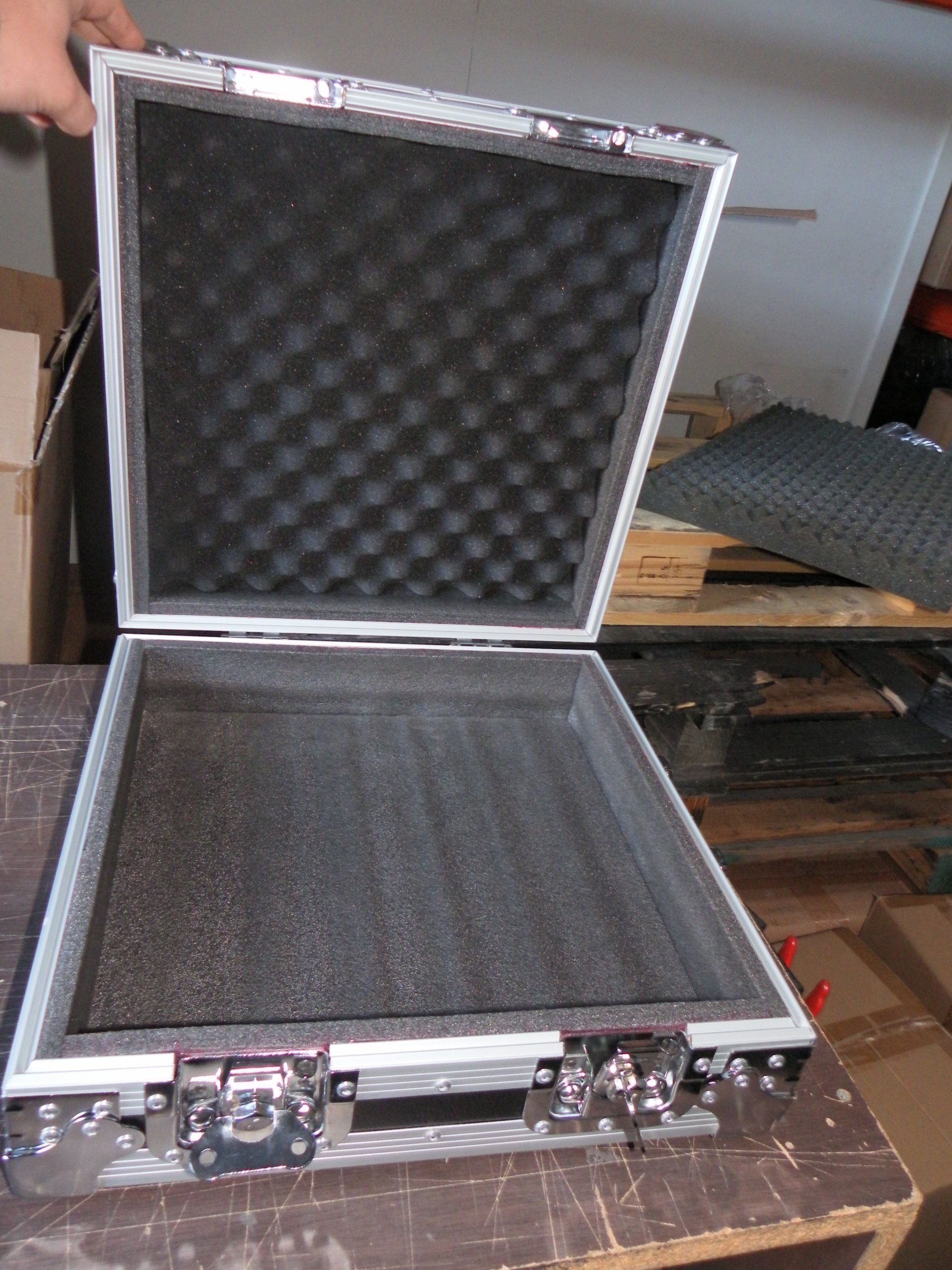 Aluminium Briefcase with Removable Knock Down Hinge Lid (view 3 of 6)
