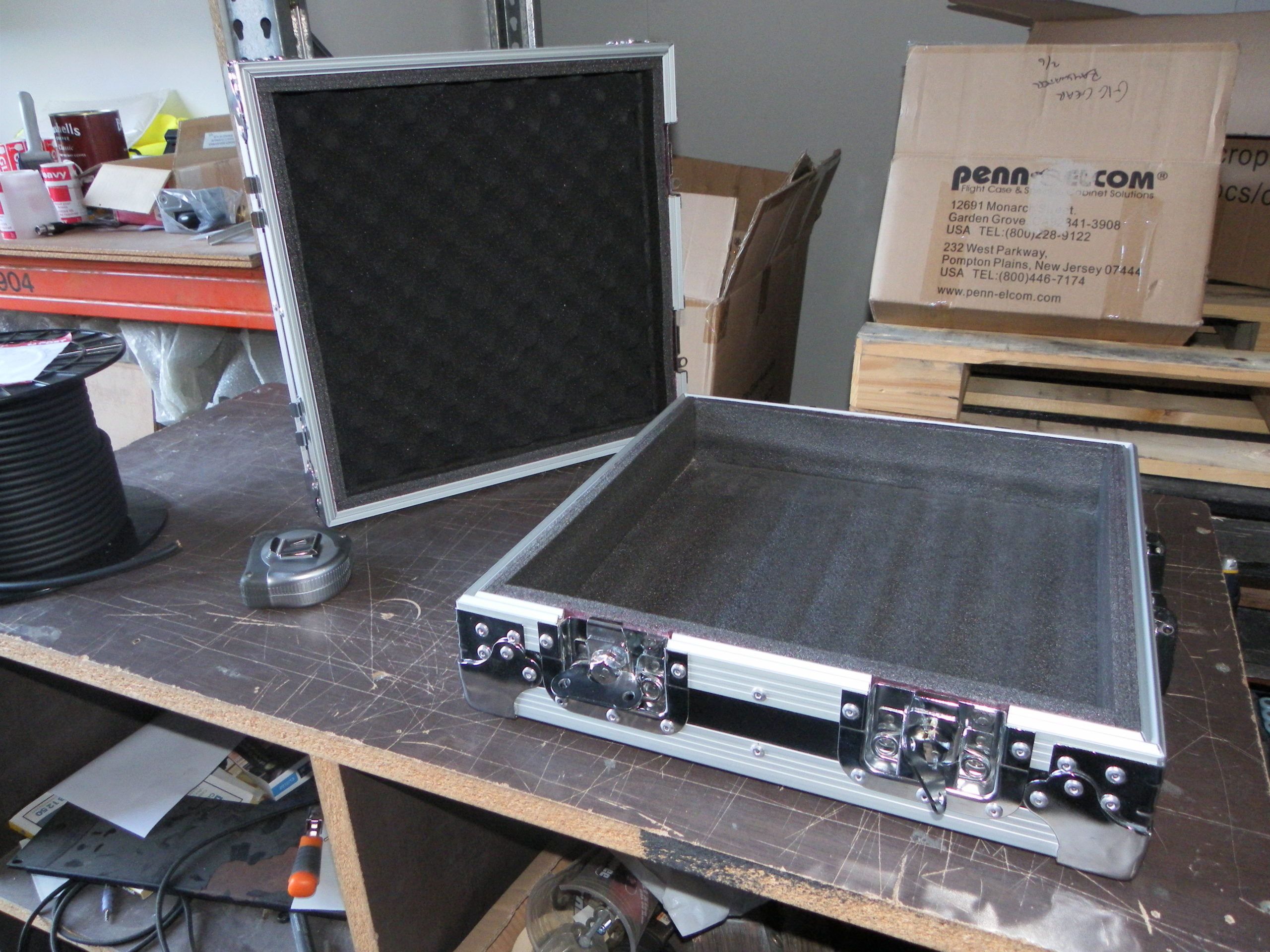 Aluminium Briefcase with Removable Knock Down Hinge Lid (view 2 of 6)