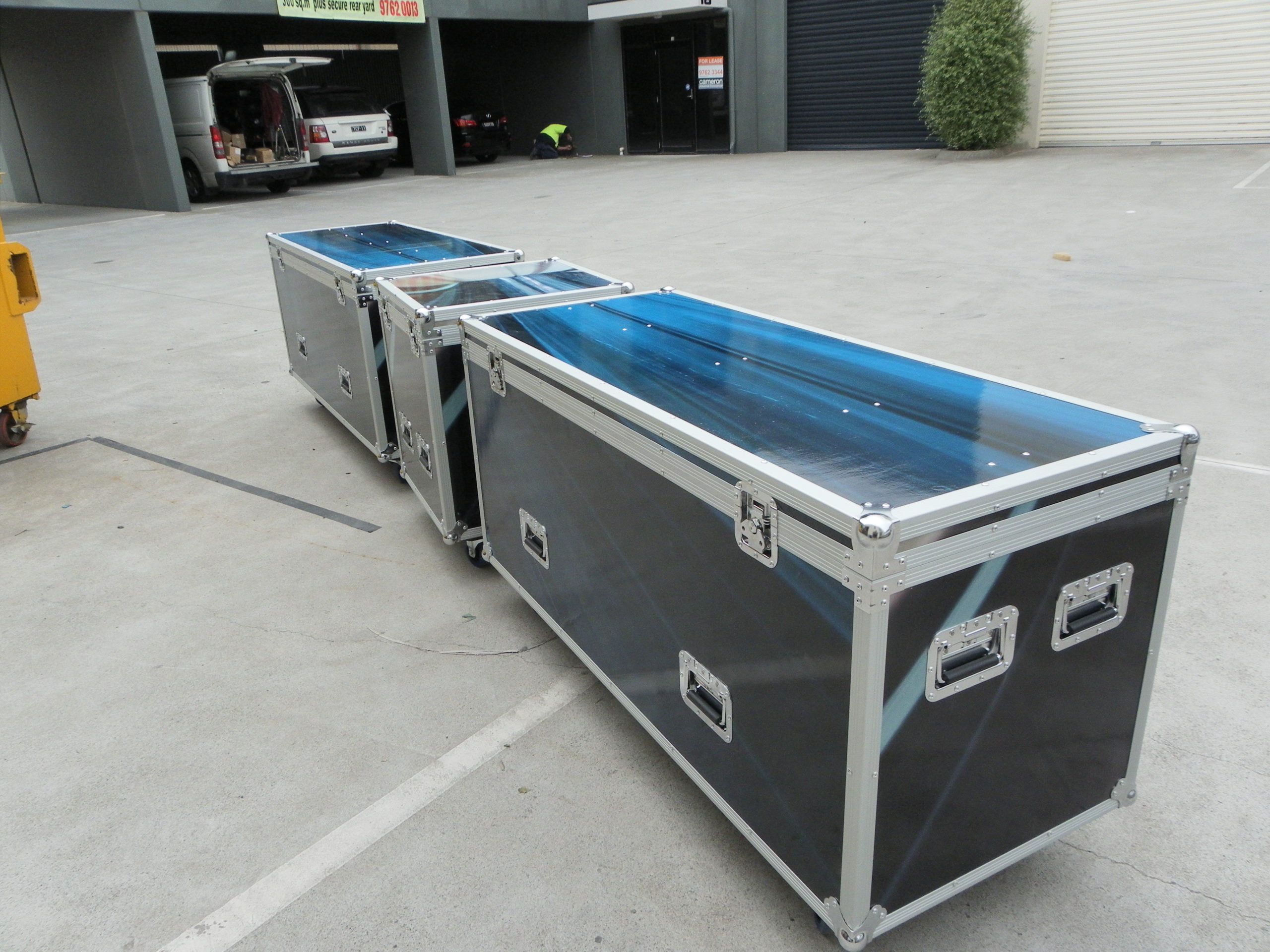 Custom Road Case Top Loading Packer With Full Vinyl Wrap (view 6 of 8)