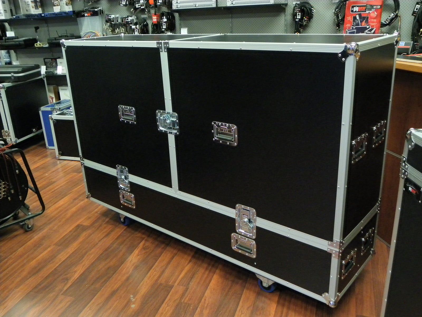 Custom 84inch Screen Case Road Case (view 5 of 5)