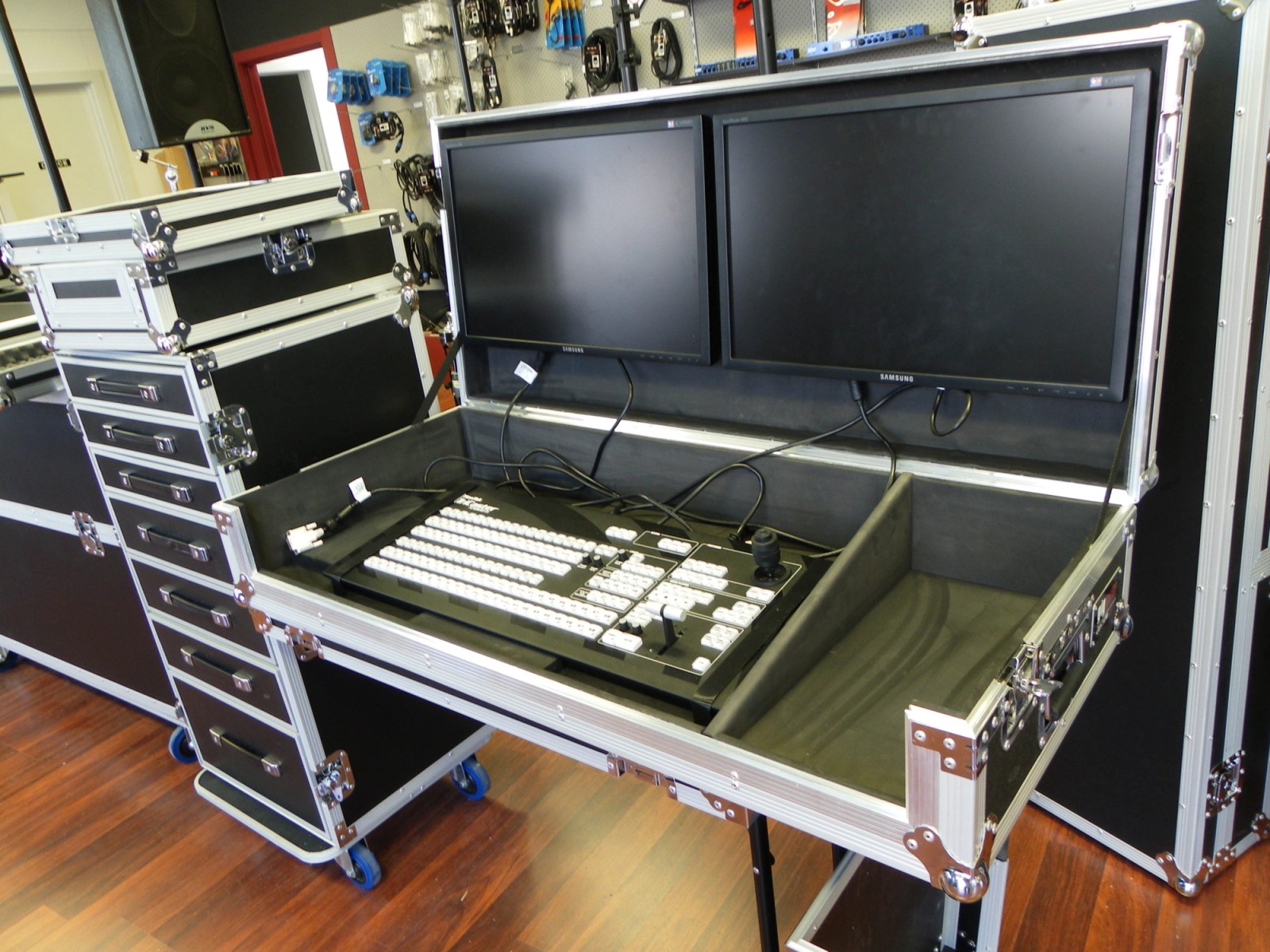 Custom Mixer Road Case With Mounted Screens