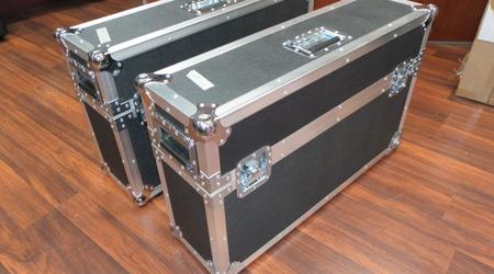 32 inch Screen Cases With Corner Castors