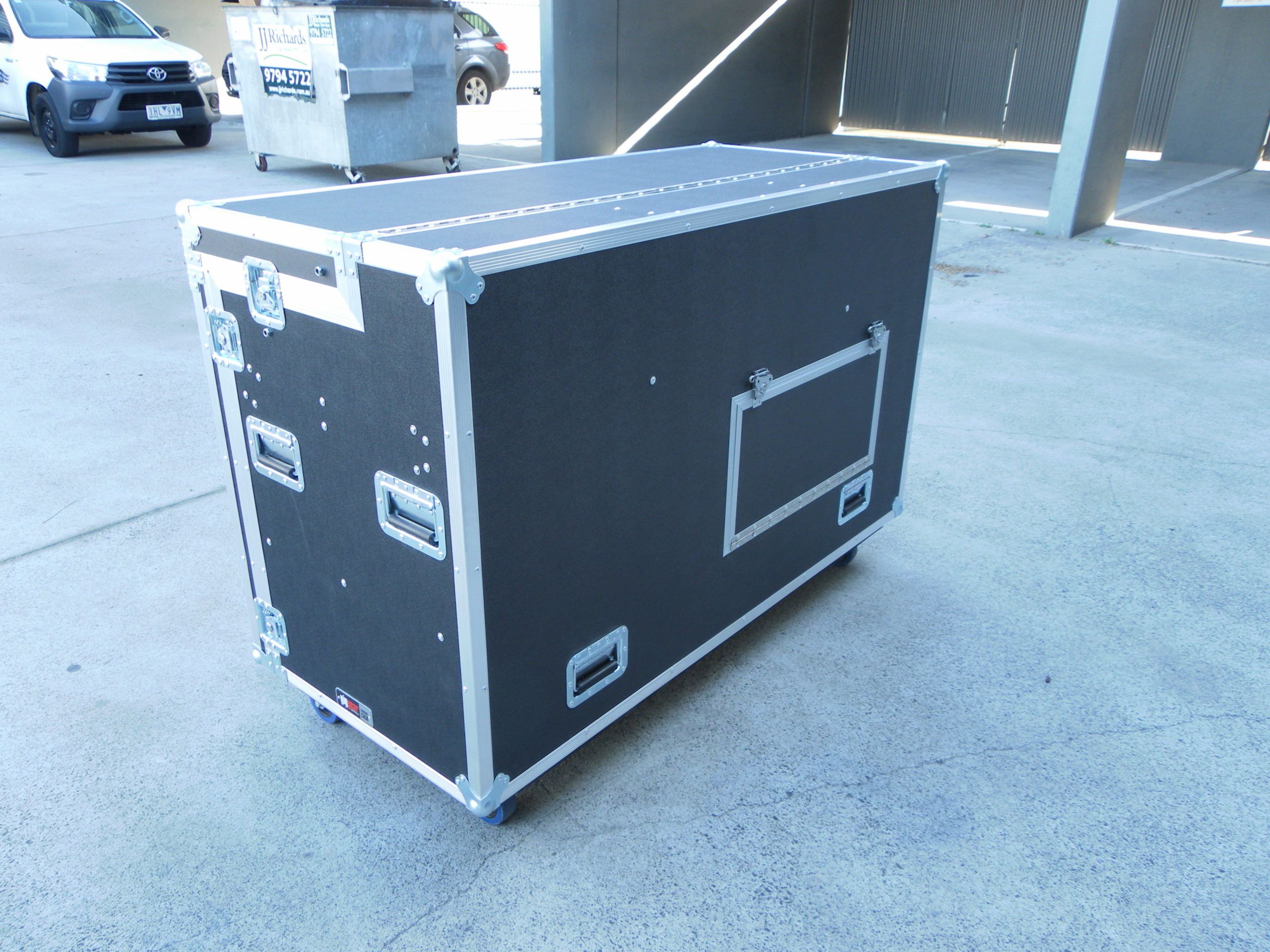 Video Workstation Road Case With Equipment Racking (view 12 of 13)