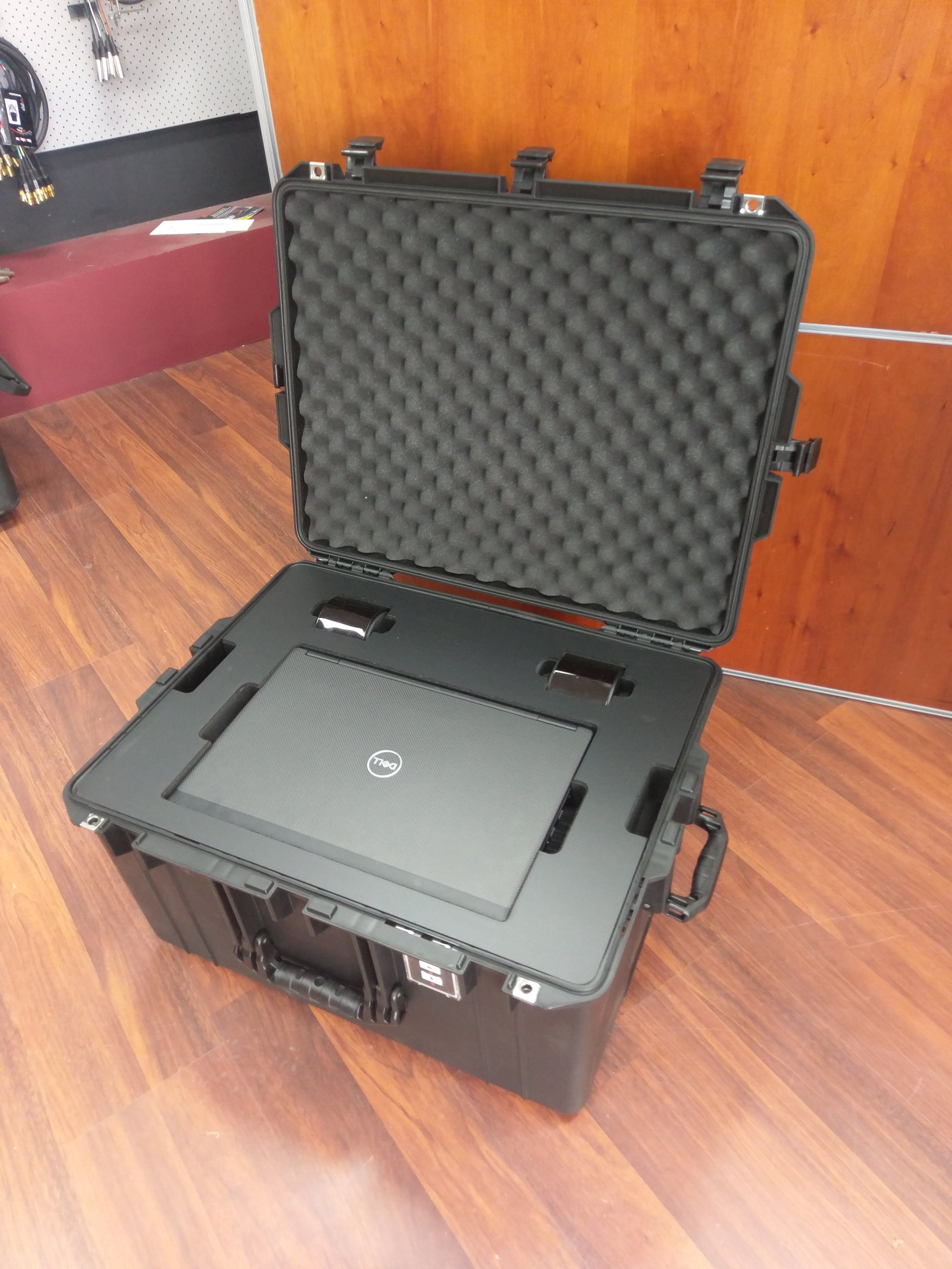 Custom Foam Insert For HTC Vive VR Headset In A Pelican 1637 Air (view 7 of 7)