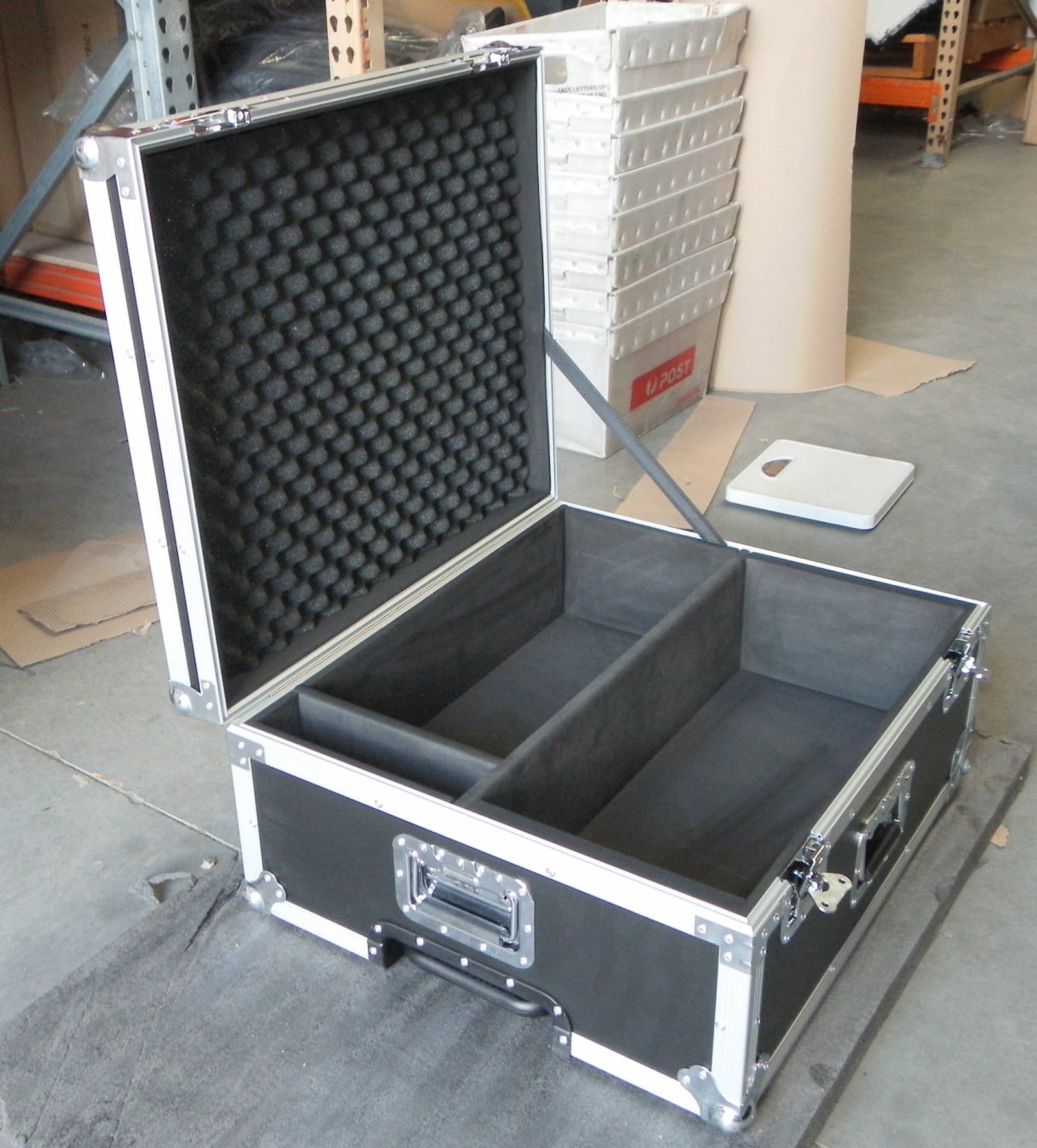 Heavy Duty Custom Made Roller Packer Road Case With Dividers