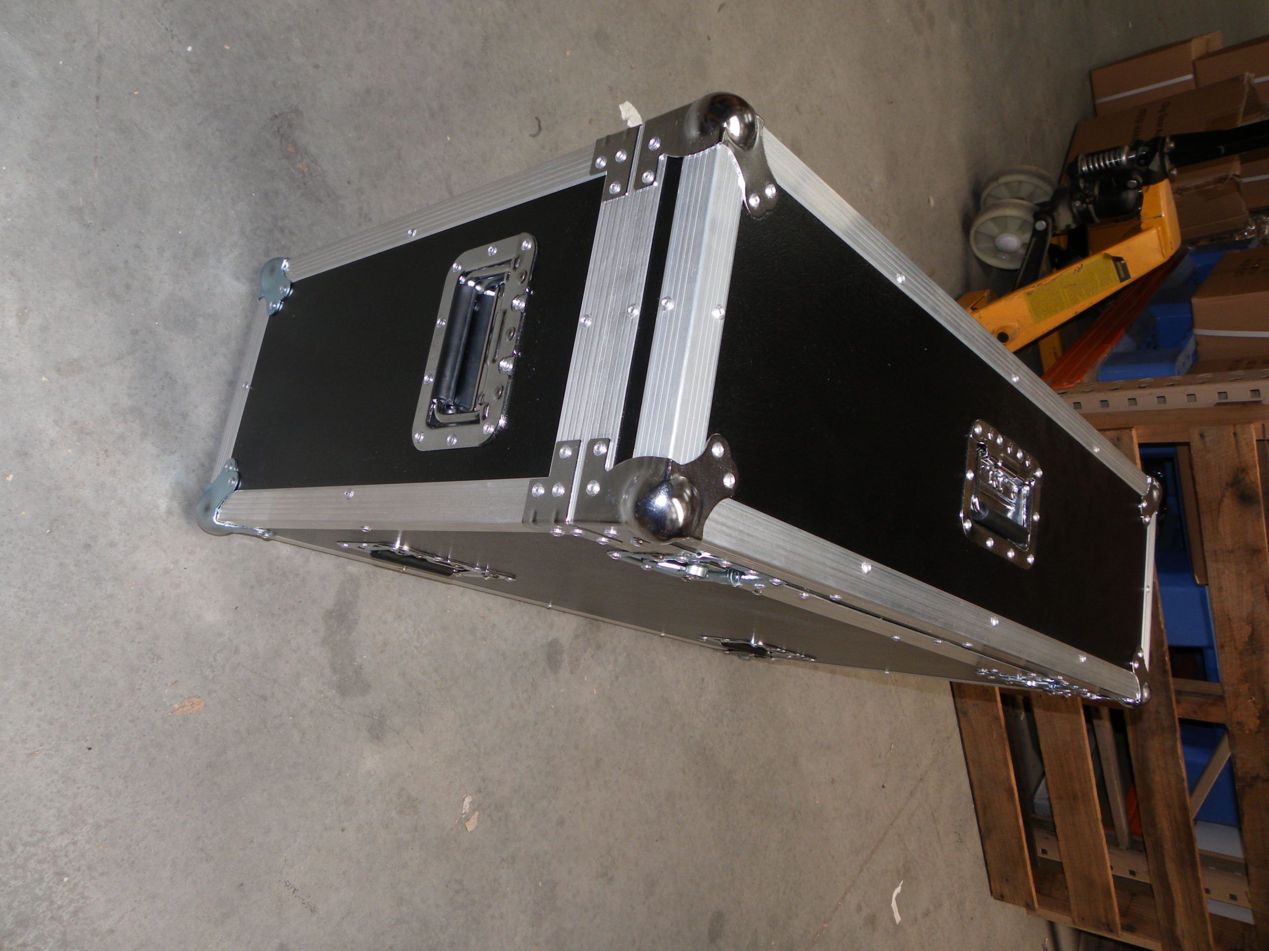27 inch iMac Custom Road Case (view 5 of 8)