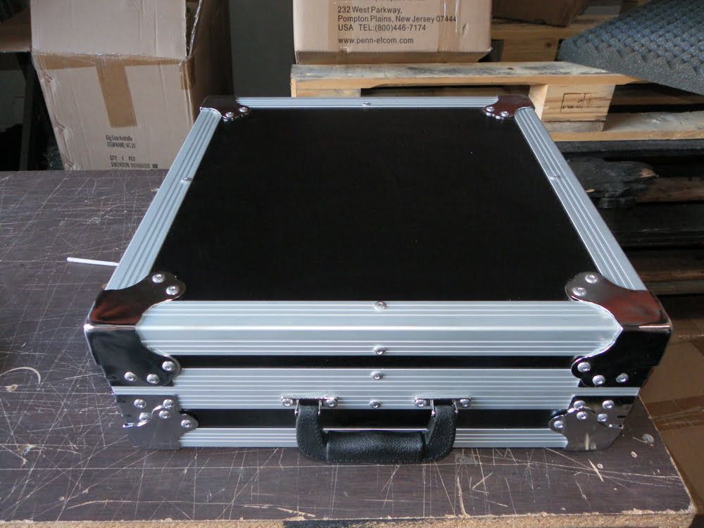 Aluminium Briefcase with Removable Knock Down Hinge Lid (view 6 of 6)