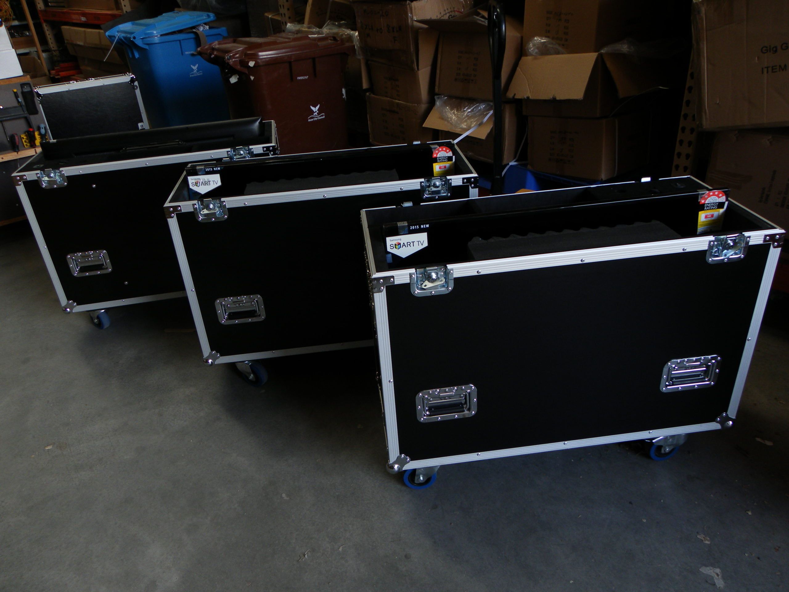 Custom Screen Road Case With Remote Controlled Screen Lift (view 7 of 9)