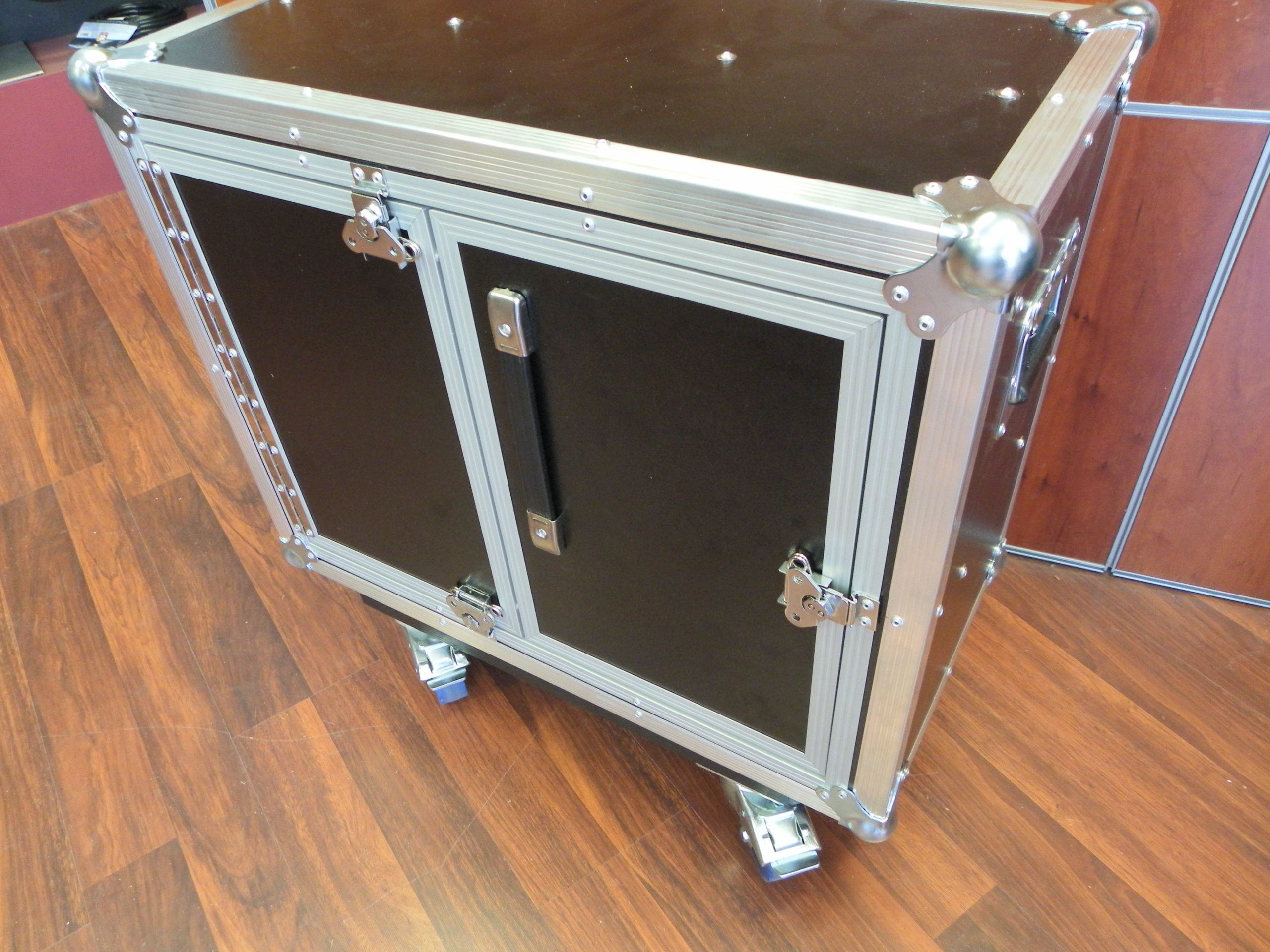 Custom Road Case With Sliding Doors And Divider (view 8 of 10)