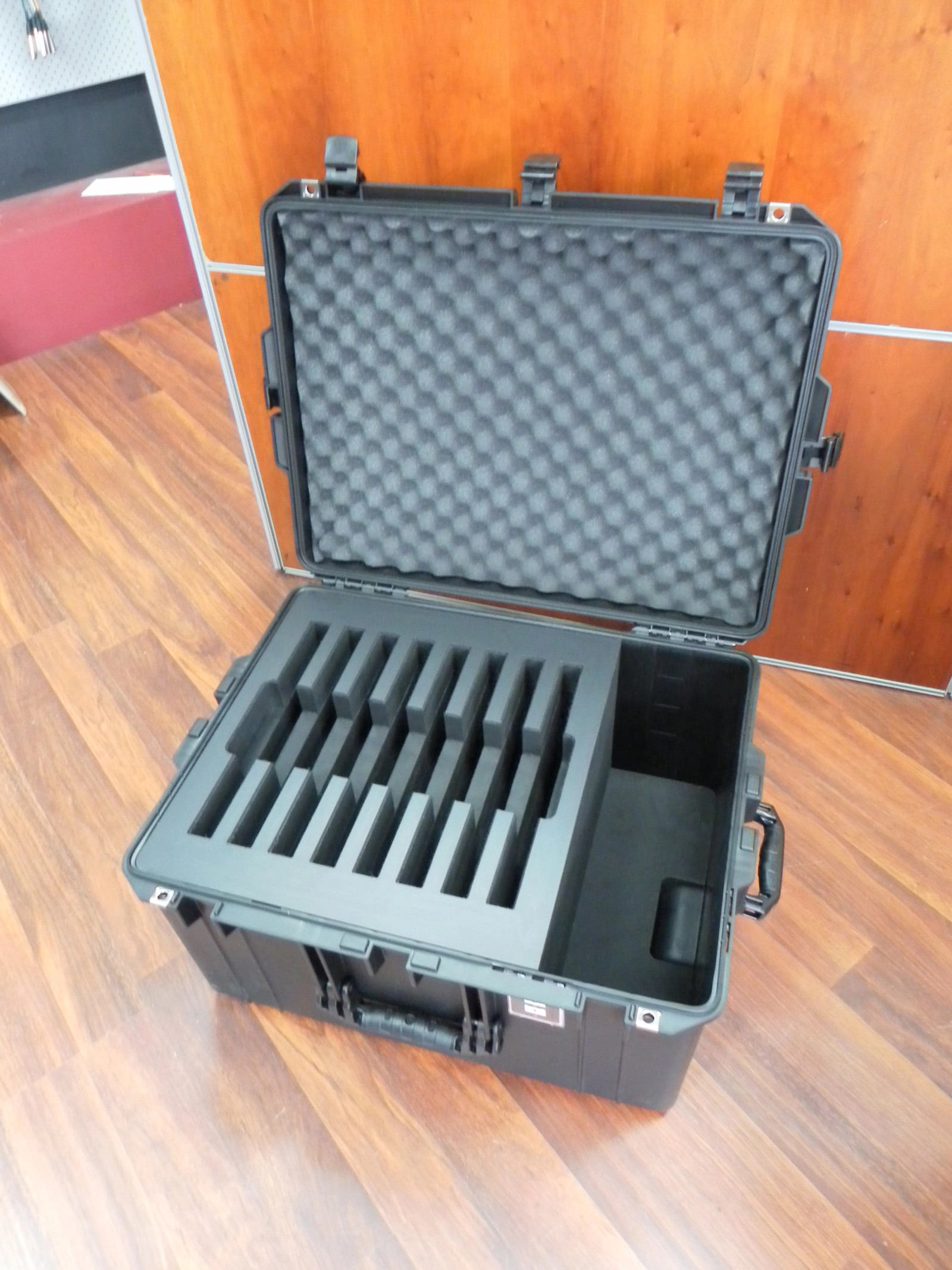 HP 1637 Custom Foam Insert For Laptops With Accessories Cutout and Screen Printing