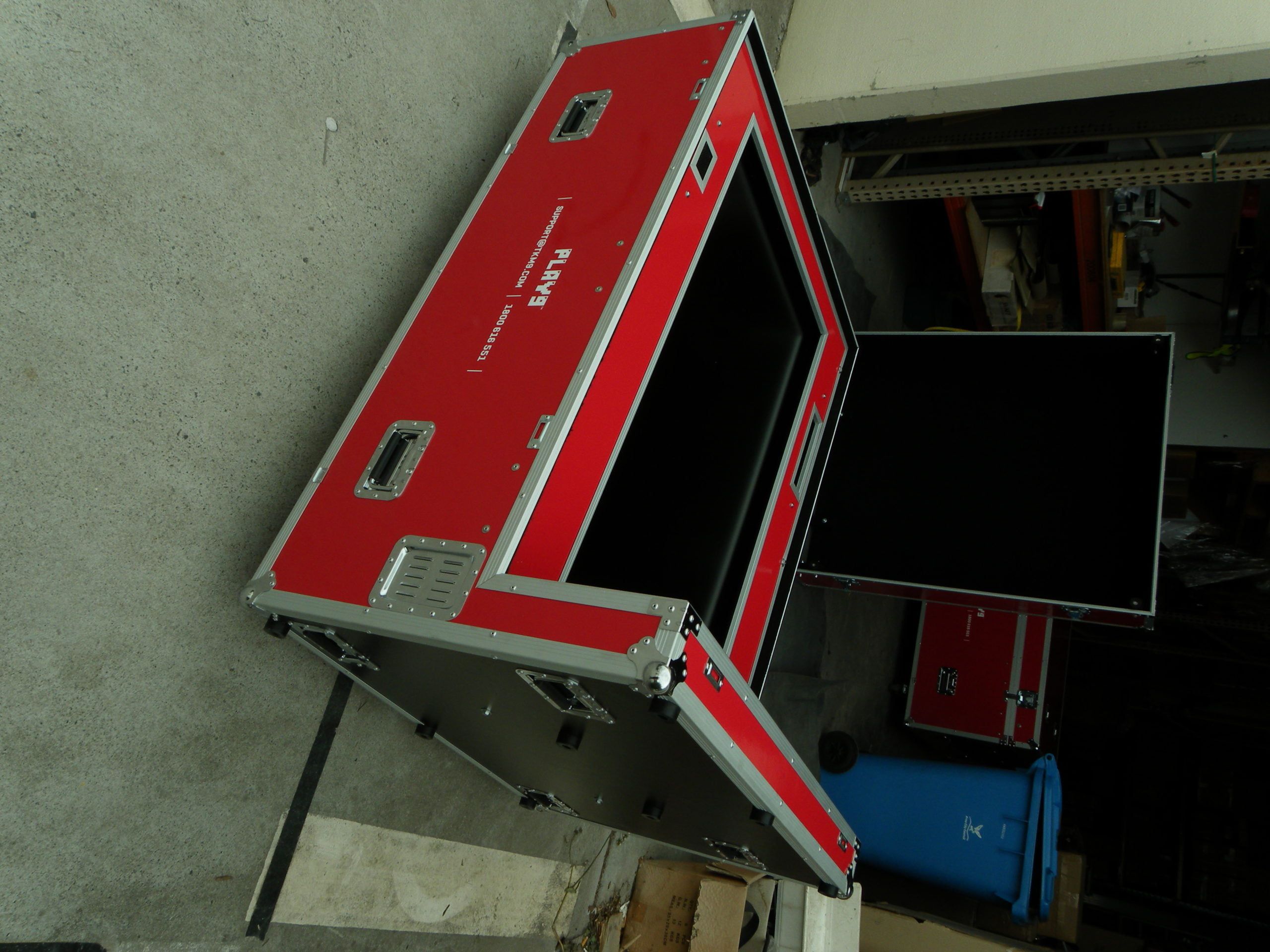 Custom Mounted Screen Road Case With Red Plywood Laminate (view 11 of 15)