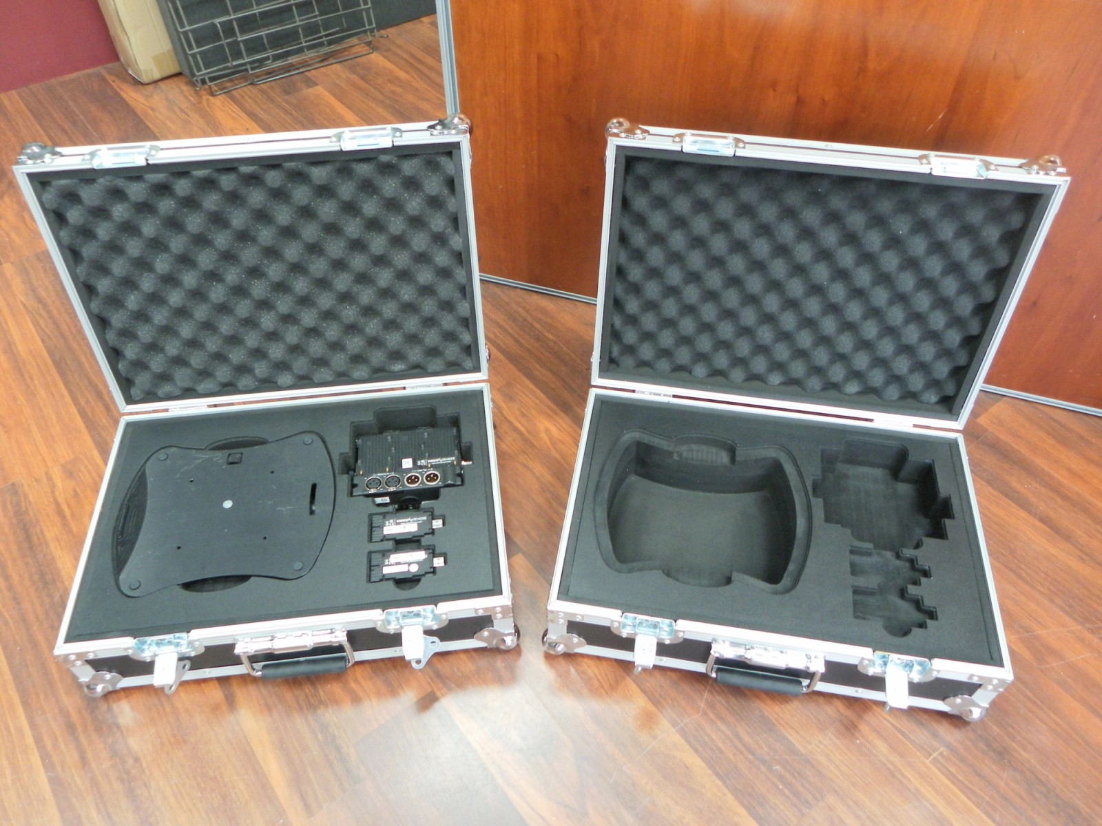 Heavy Duty Road Case Briefcase With Custom Foam Insert For Mixer