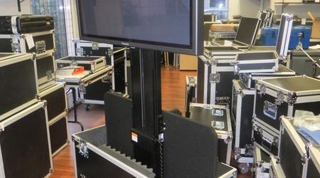 Road Case With Motorised Screen Lift