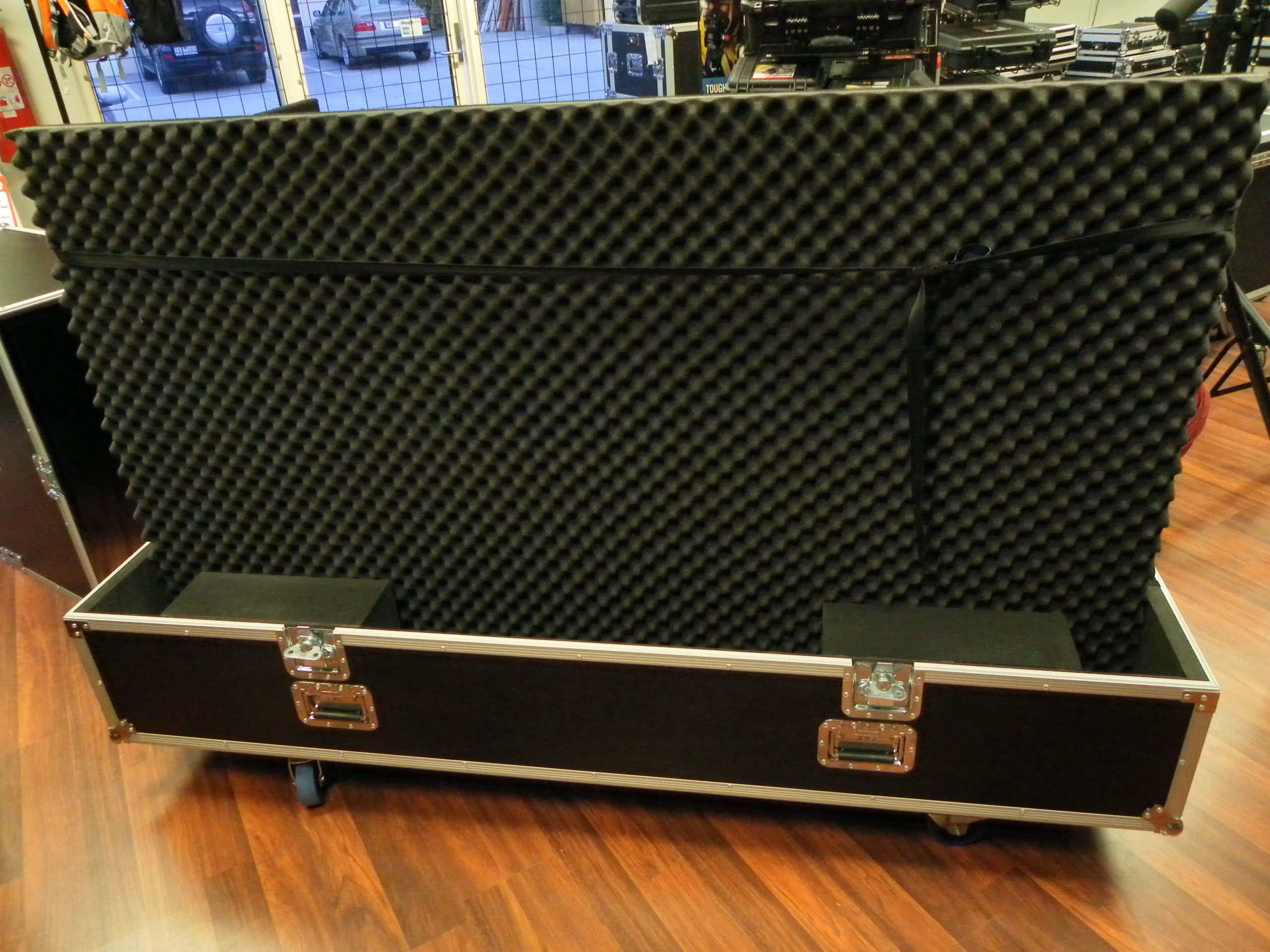 Custom 84inch Screen Case Road Case (view 3 of 5)