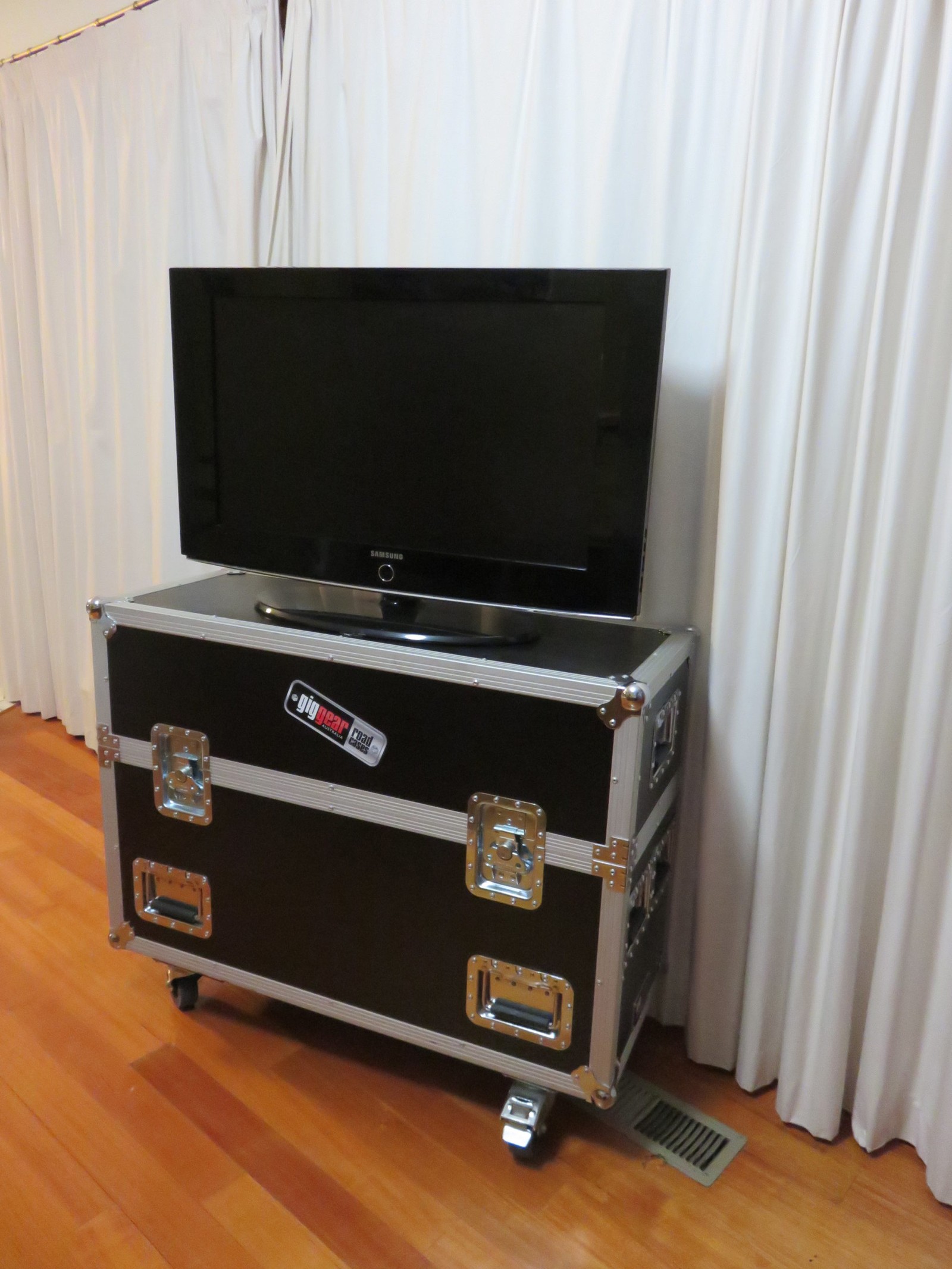Custom Road Case For Samsung Screen