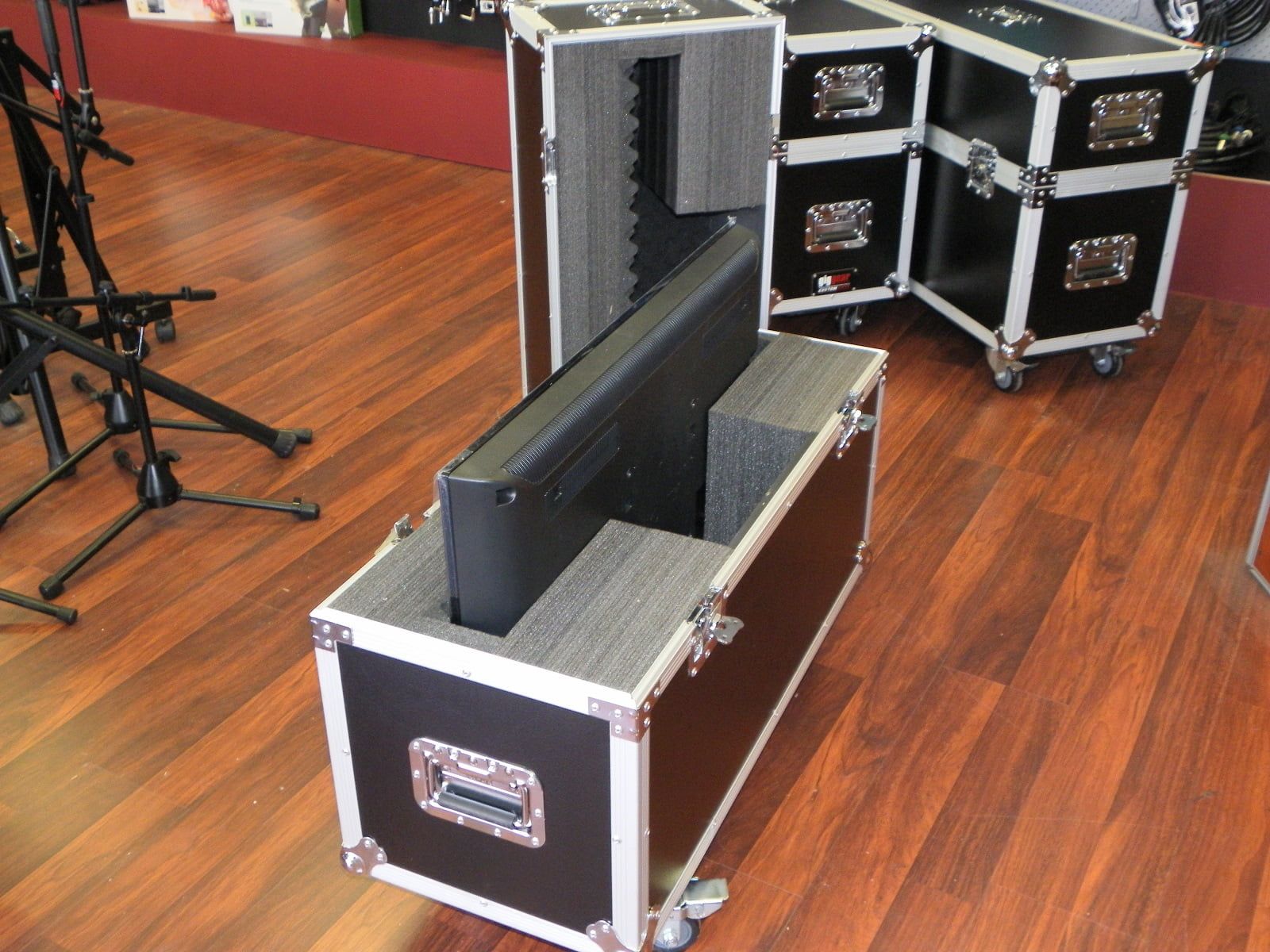 Custom Road Case For Single 42inch Screen (view 6 of 6)