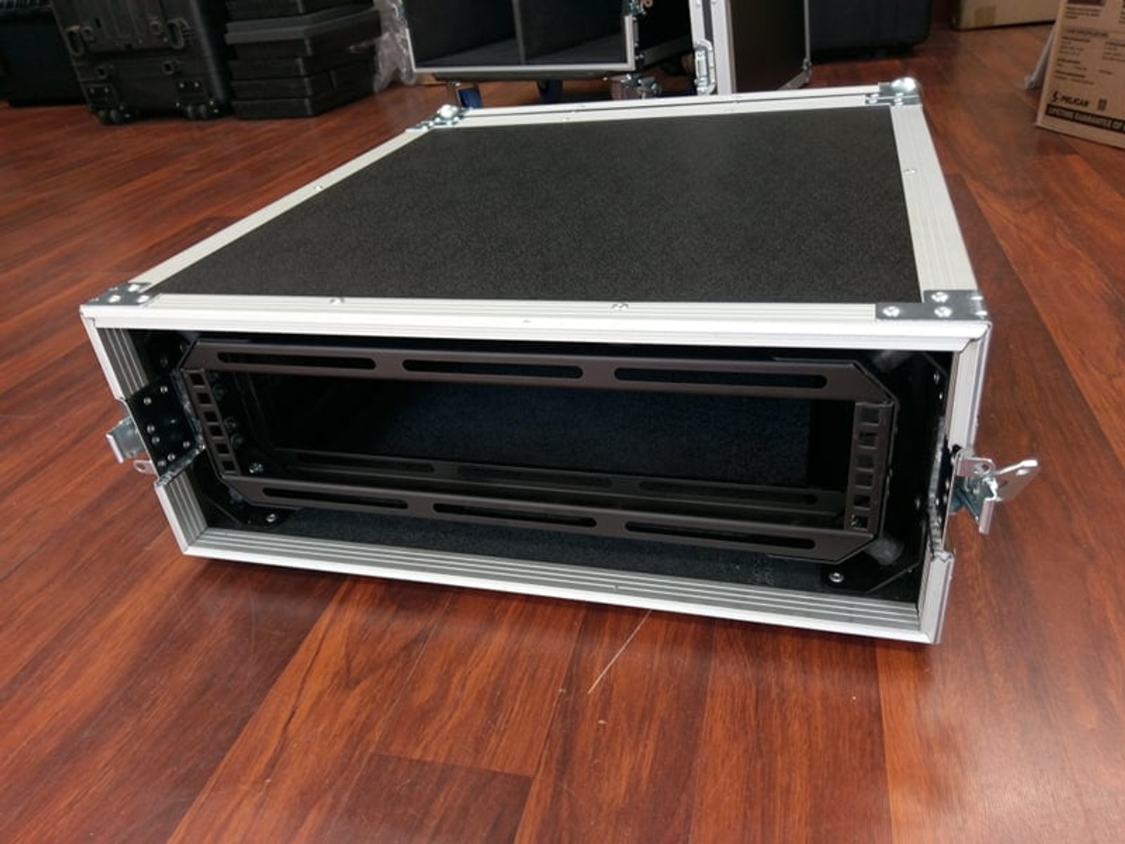 Penn Elcom Suspension System Rack Case