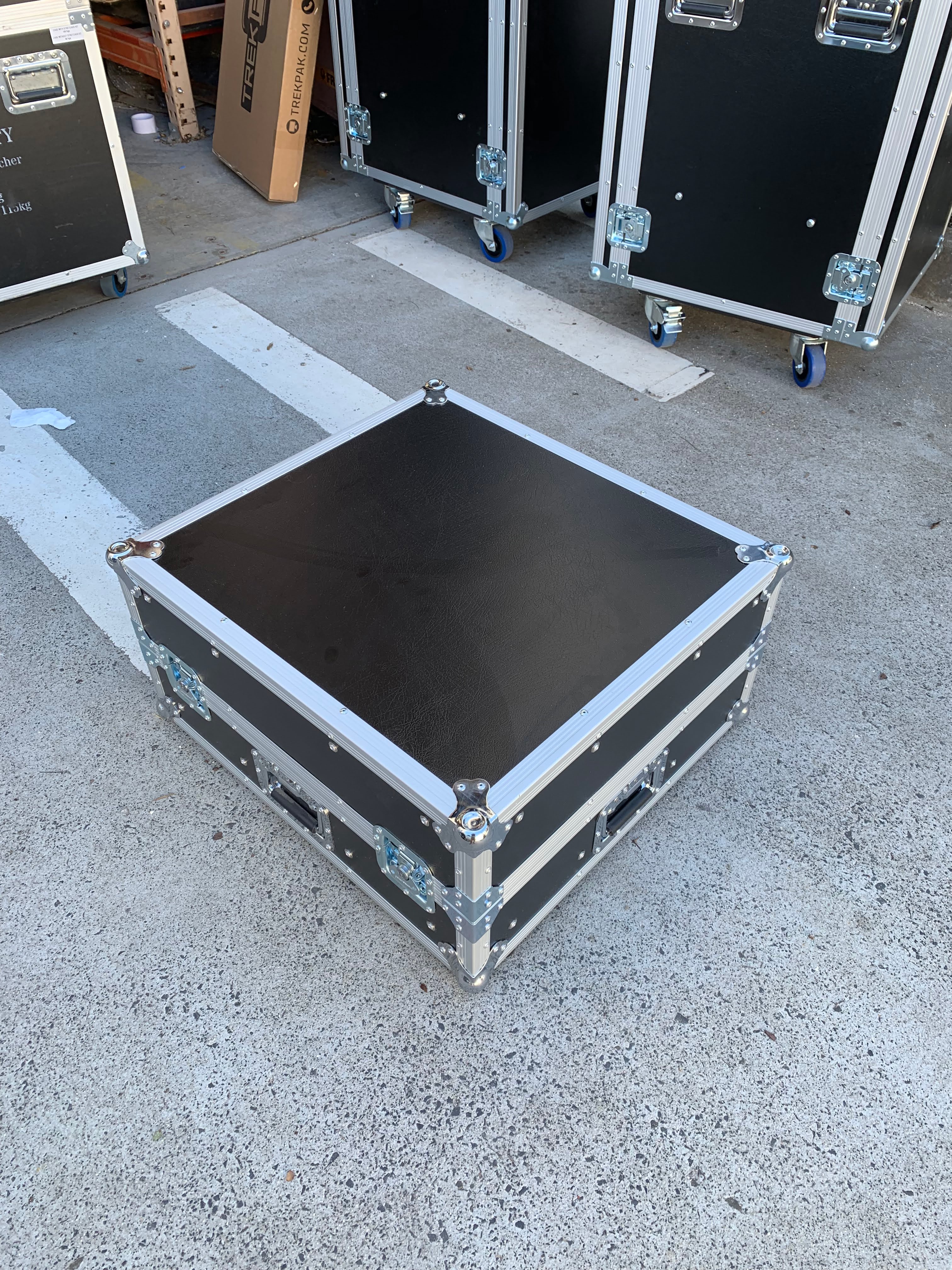 Custom Road Case With Aluminium Composite Panels (view 2 of 5)