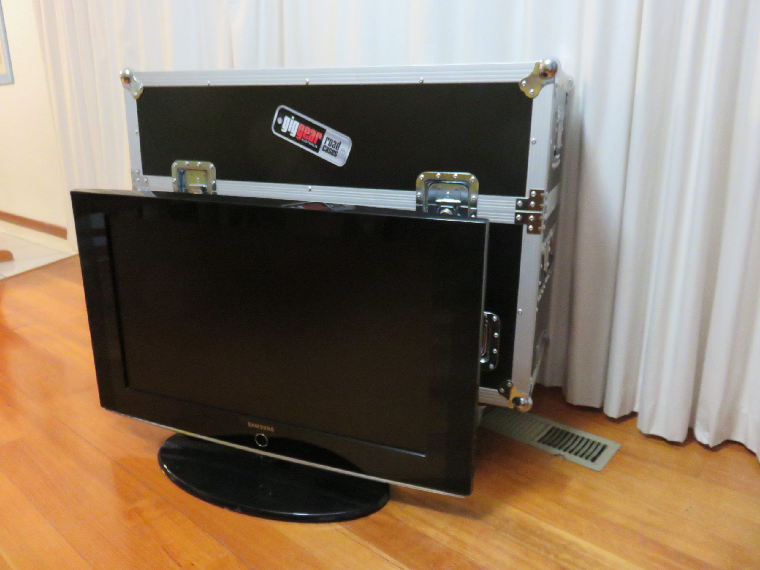 Custom Road Case For Samsung Screen (view 2 of 6)