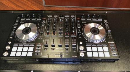 Custom Black Road Case For DJ Turntables With Black Hardware