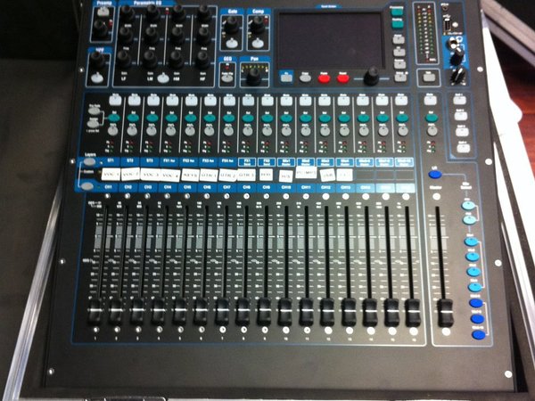 Custom Mixer Road Case For Allen & Heath QU-16
