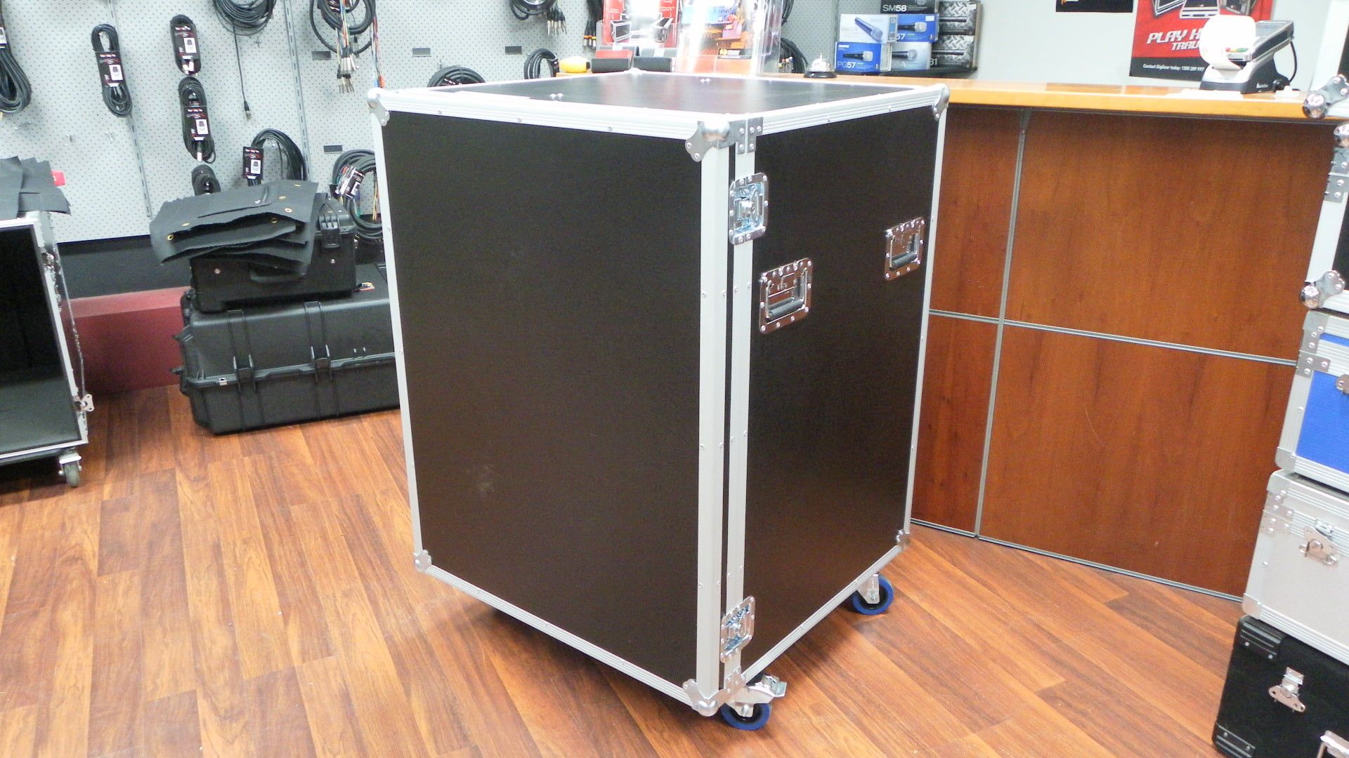 Front Loading Large Packer Case on Wheels With Compartments (view 3 of 5)