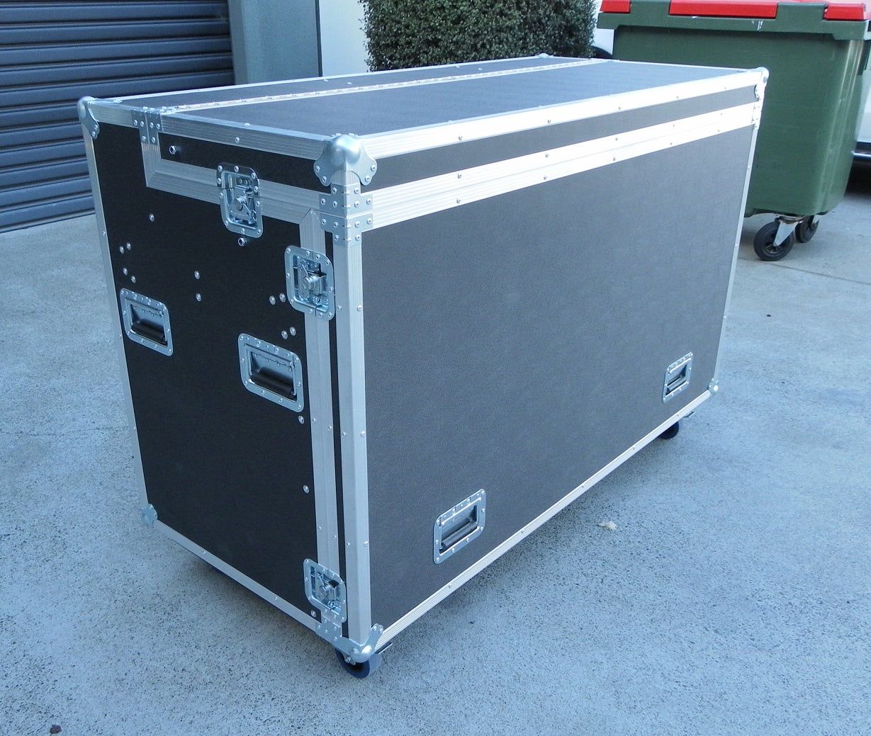 Video Workstation Road Case With Equipment Racking (view 7 of 13)