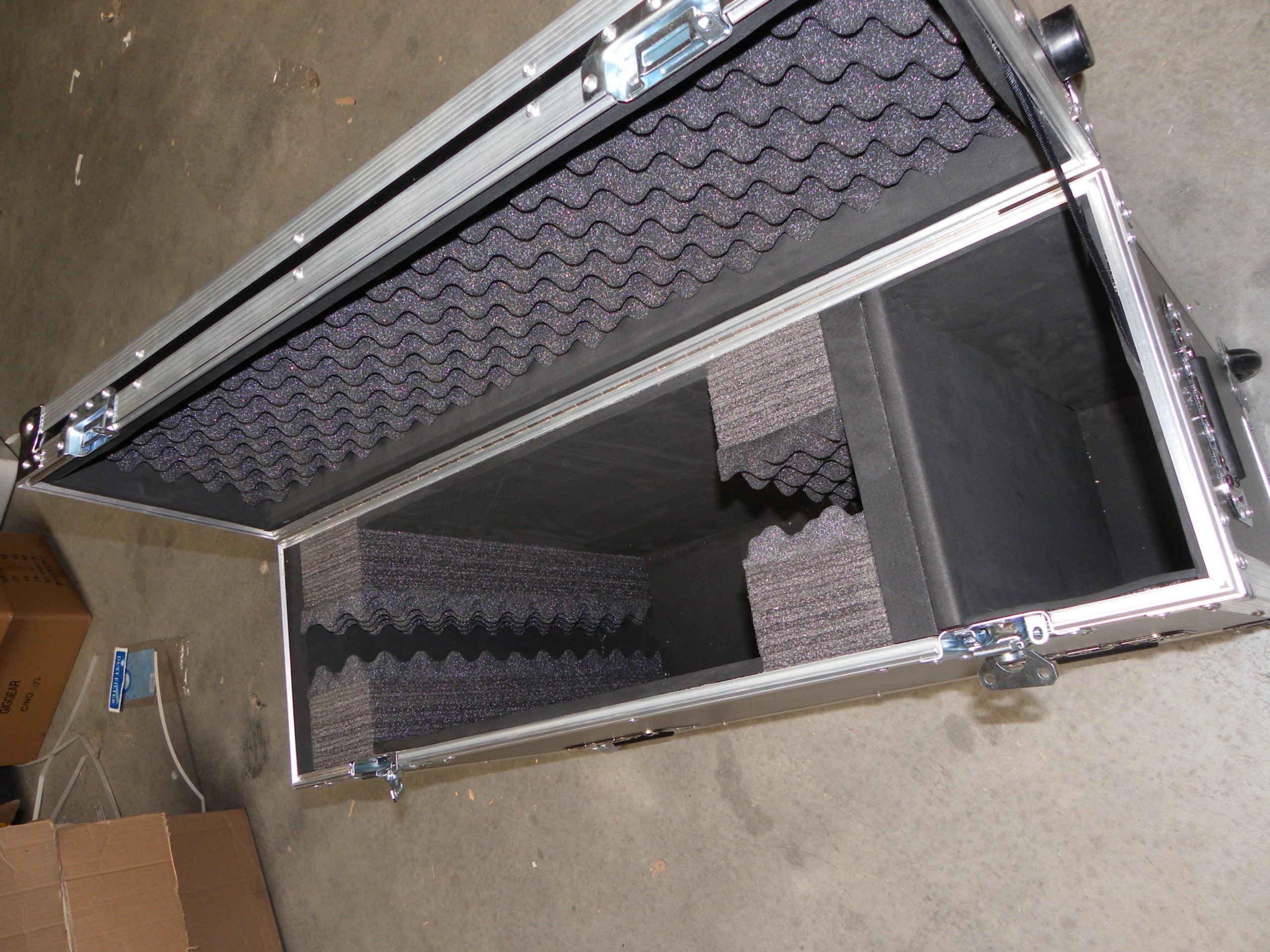 27 inch iMac Custom Road Case (view 3 of 8)