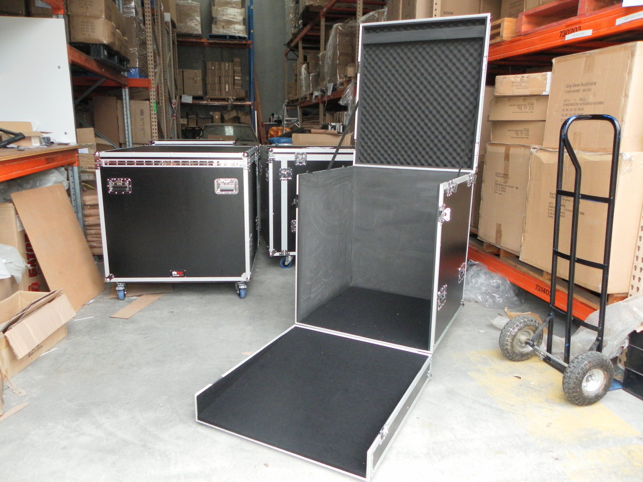 Custom Front and Top Opening Road Case With Ramp for Timpani Drum (view 5 of 9)