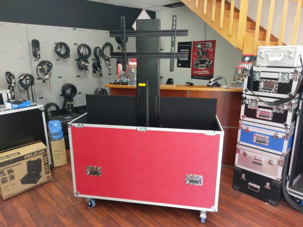 Red Road Case Screen Case With Adjustable Motorised Screen Lift