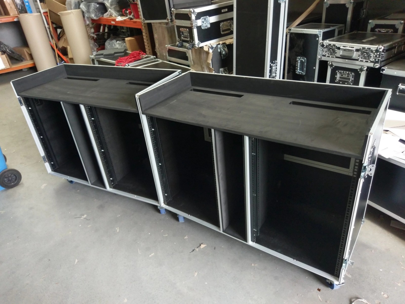 Quad Folding Rack and Mixer Desk Workstation Case