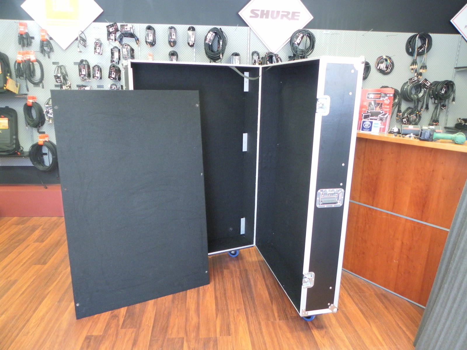 Custom 50/50 Hinged Road Cases With Mounting Board