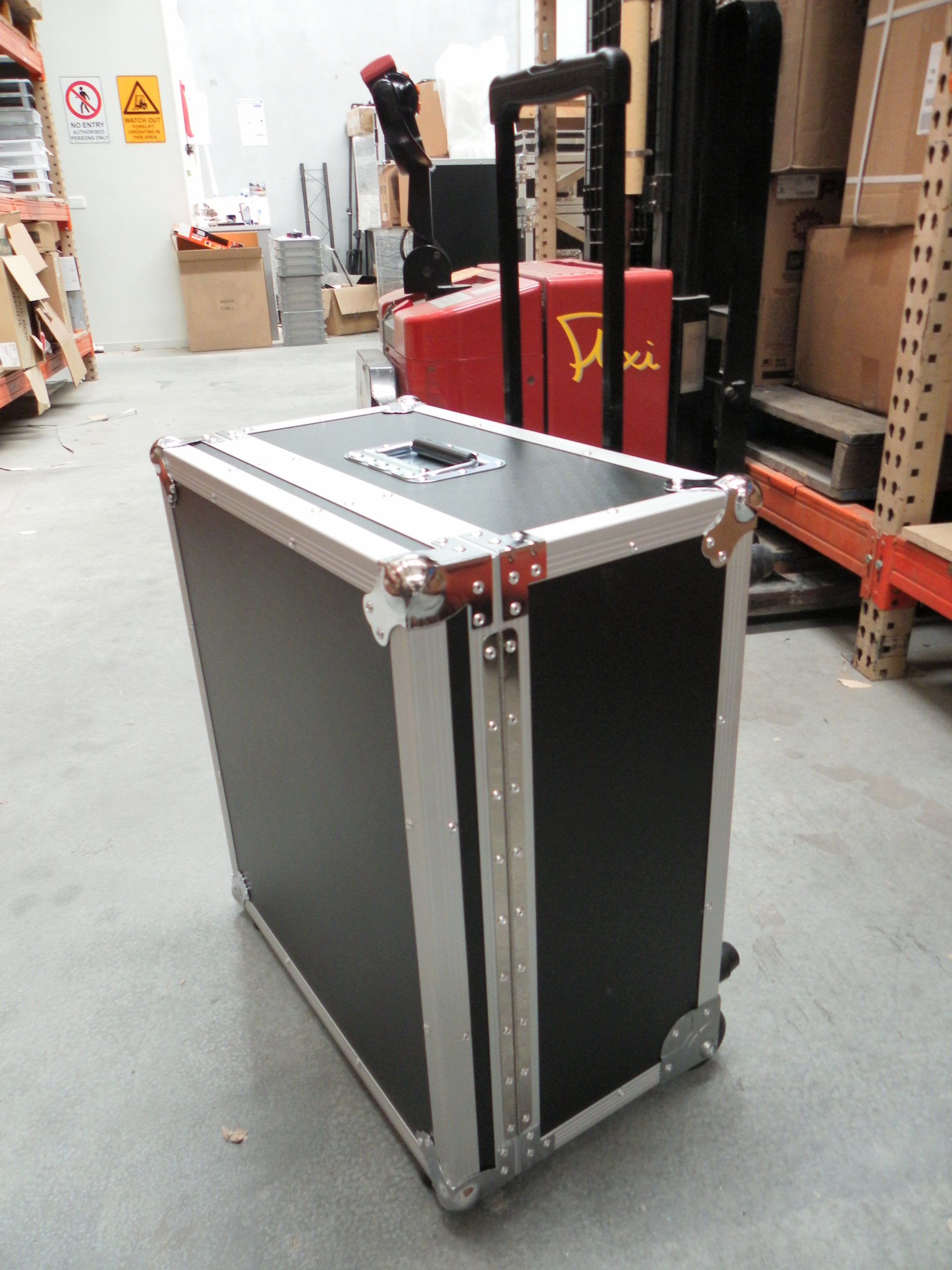 Custom Roller Packer Road Case With Multiple Compartments (view 4 of 8)