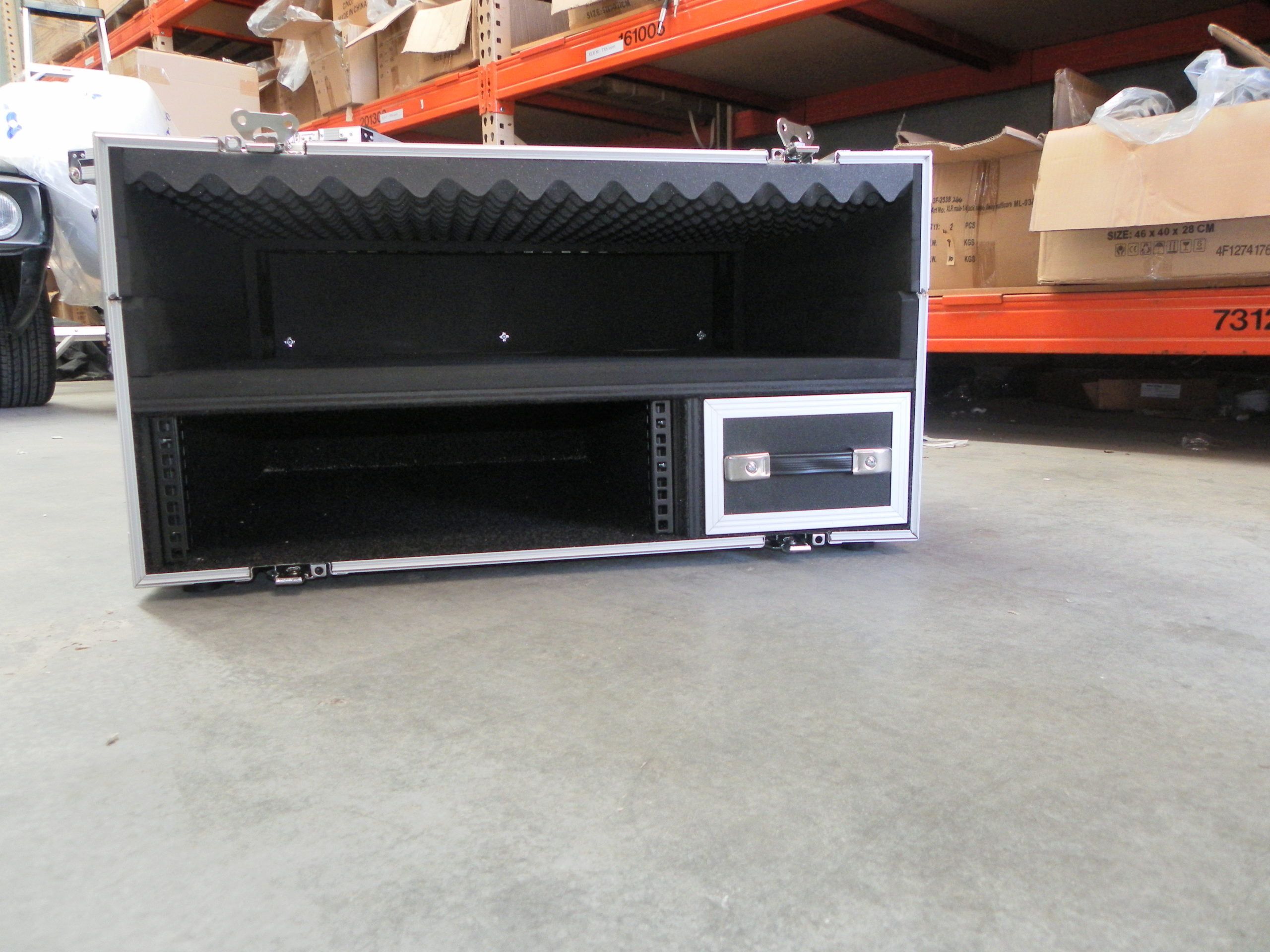 Mixer Console Case with Rack & Racker Underneath Mixer (view 9 of 9)