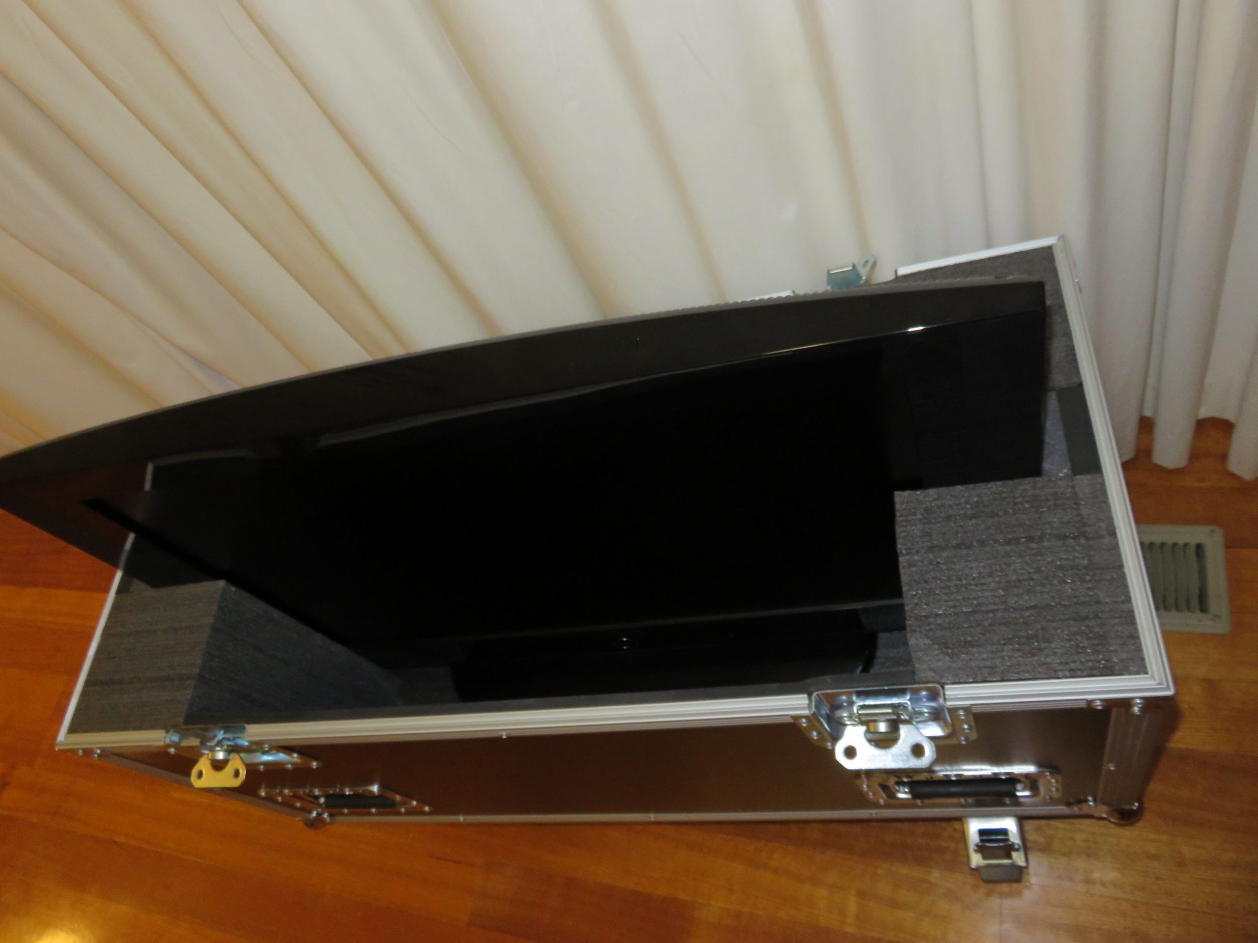 Custom Road Case For Samsung Screen (view 4 of 6)