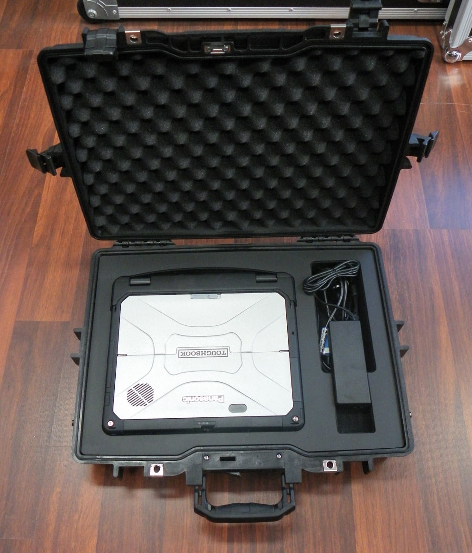 1495 Pelican Custom Foam Insert For Tough Laptop