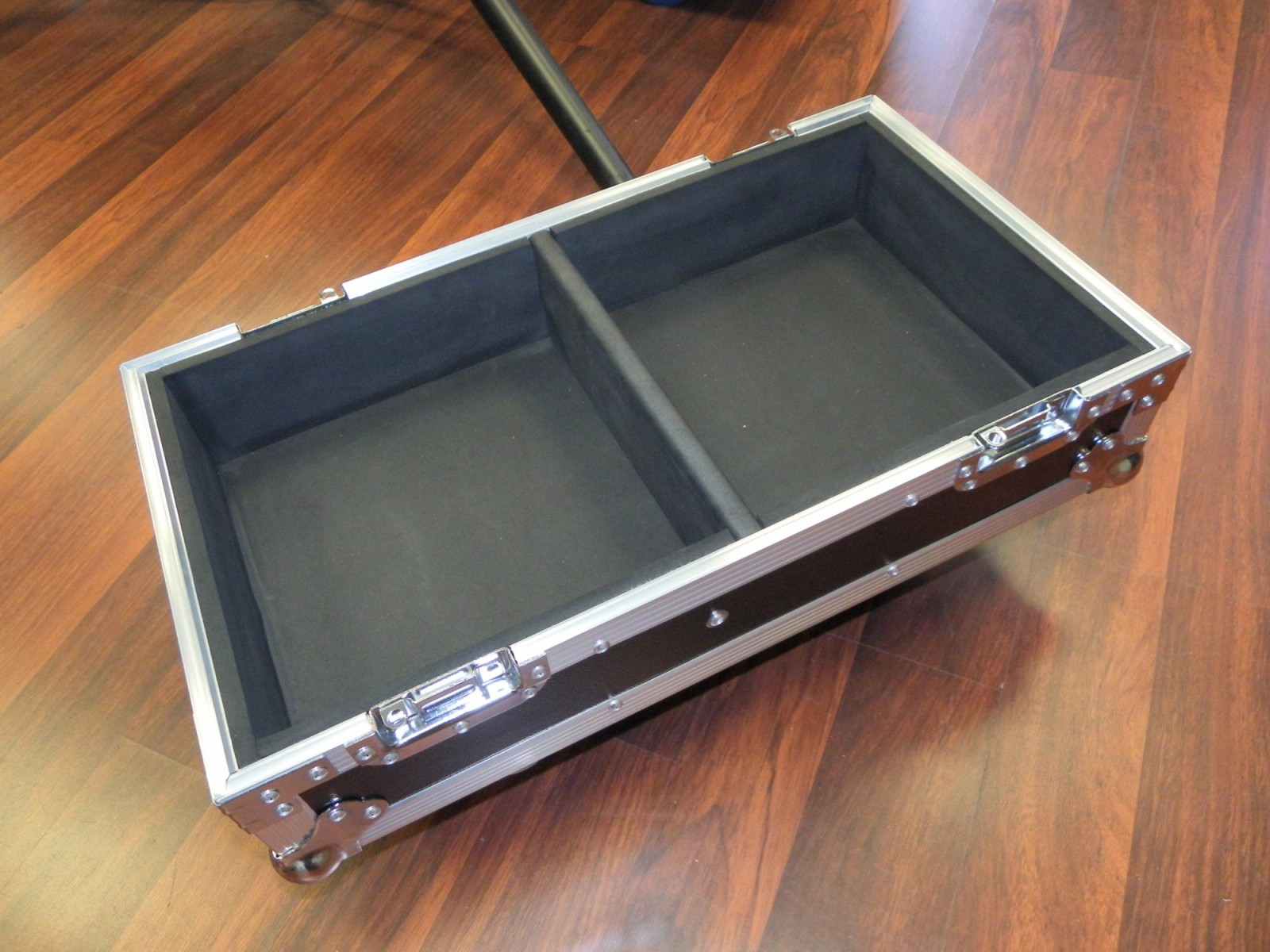 Custom Road Case For Yamaha Stagepas 300 Speakers
